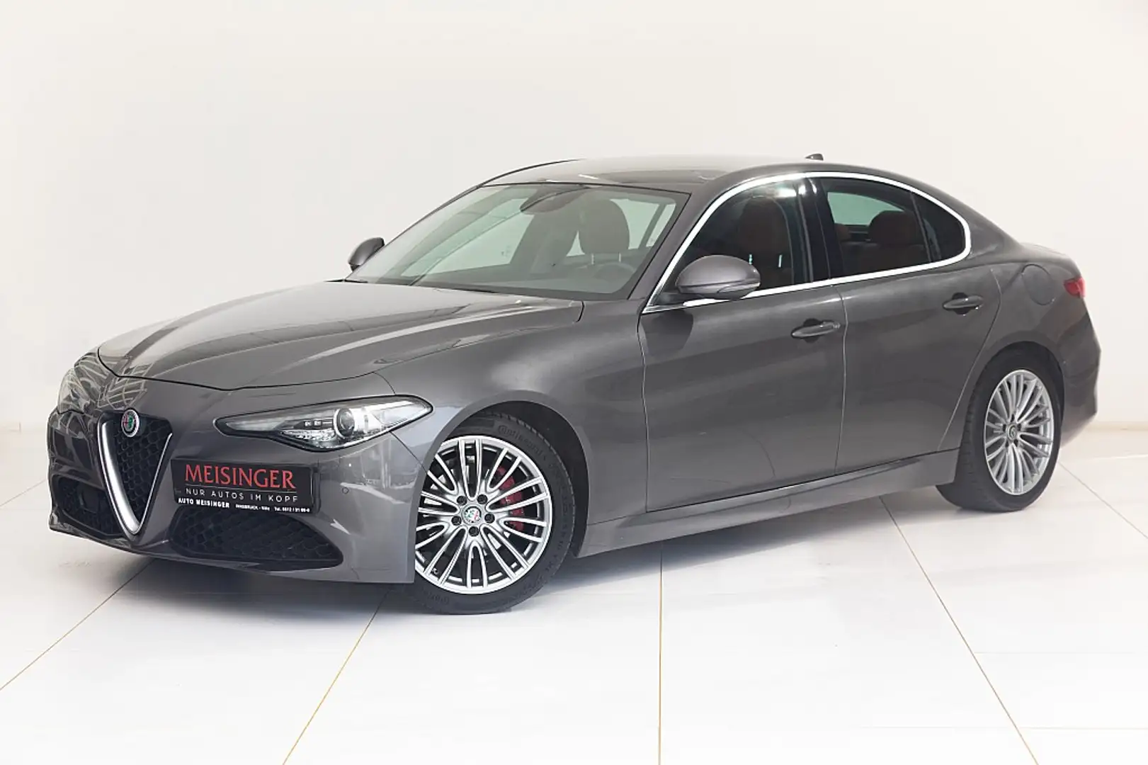 Alfa Romeo Giulia Super 2,2 180 AT RWD Grau - 1