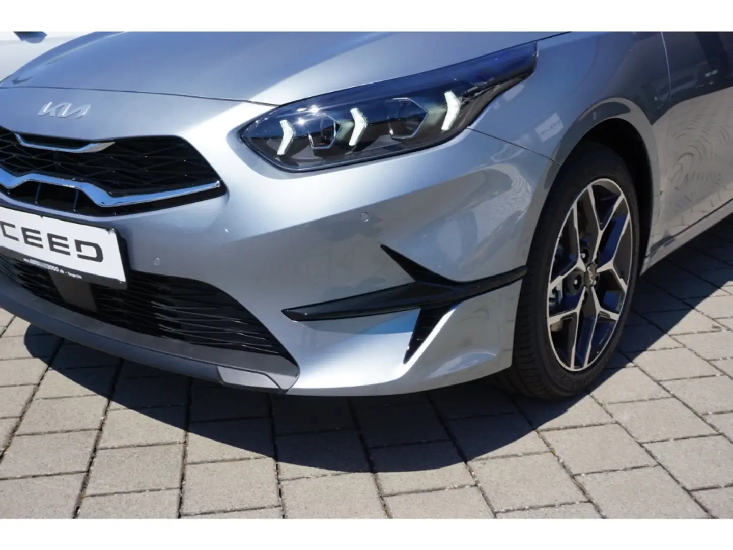 Kia Ceed / cee'd 1.5T 140 Ultimate Edition DCT7 Style JBL Navi ACC Zilver - 2