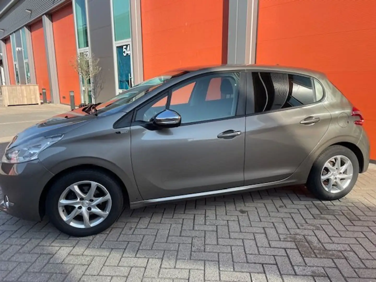 Peugeot 208 1.2 VTi Style Grijs - 2