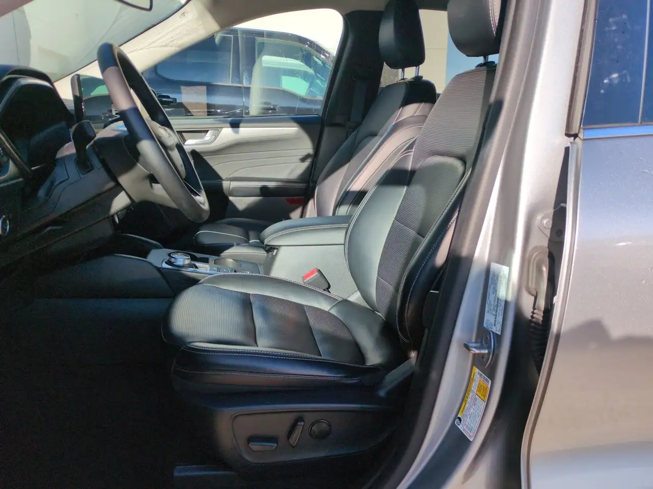 Ford Escape снимка Ford Escape