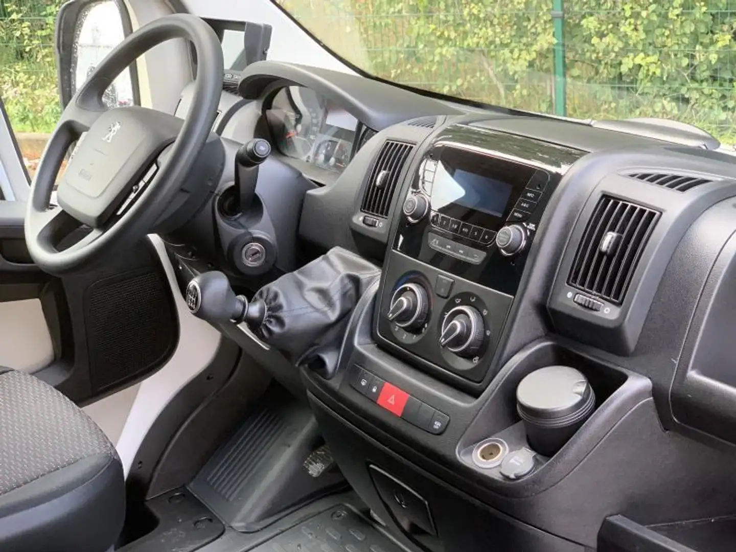 Peugeot Boxer Theault / Transport chevaux / Blanc - 2