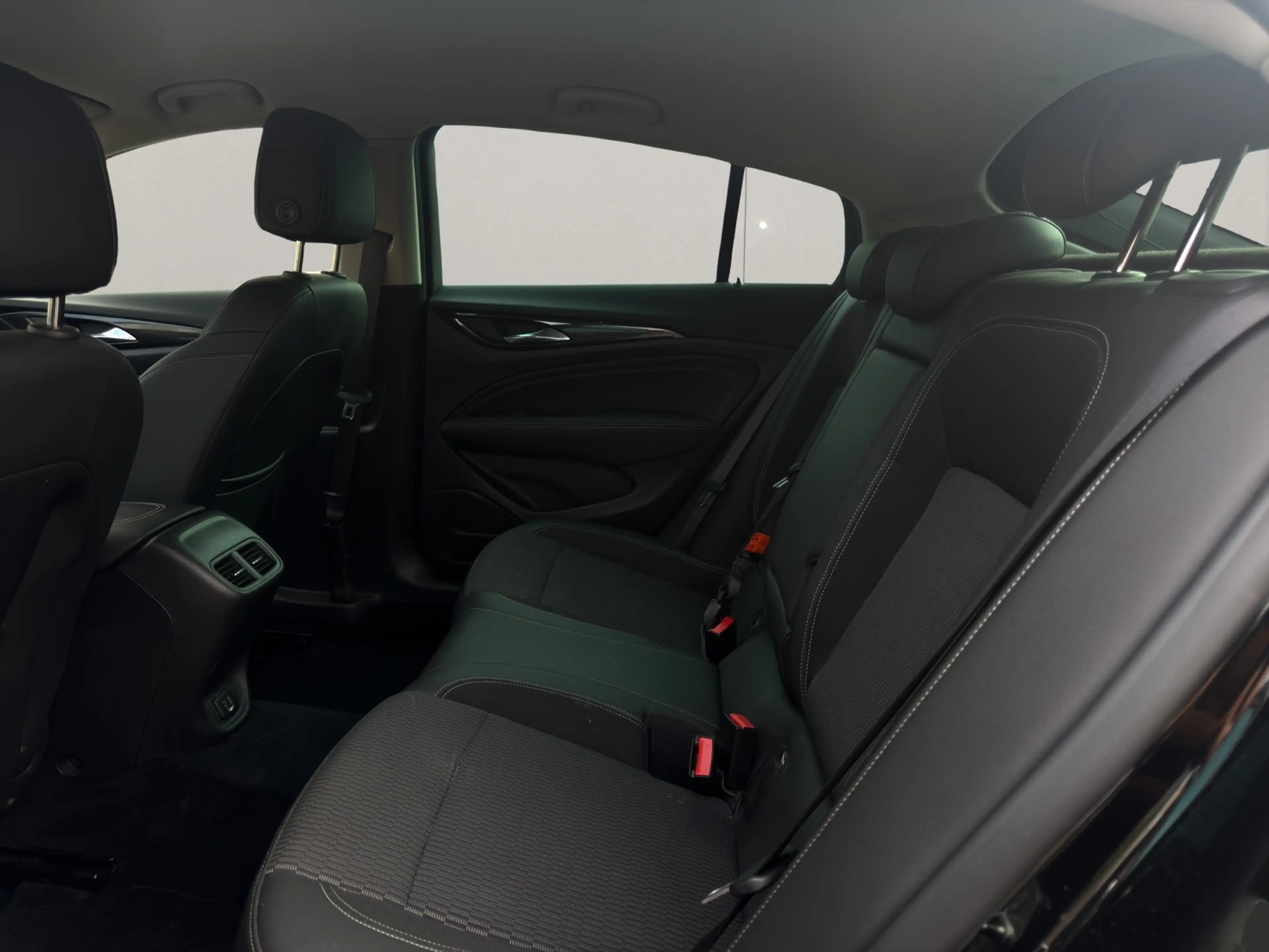 Opel Insignia B 2.0 GRADSPORT AUTOMATIK NAVI R.KMR SPUR.ASST — photo 17
