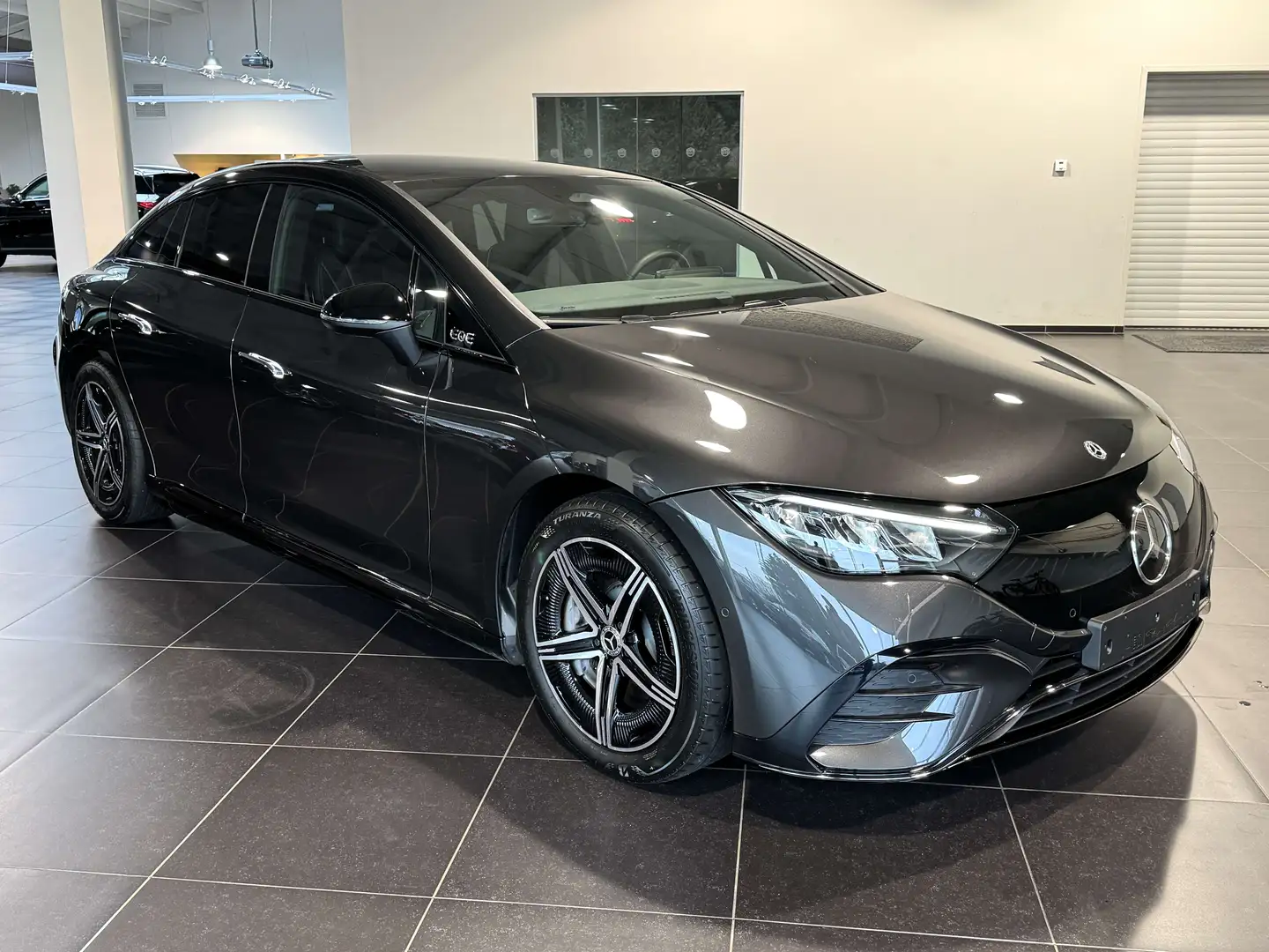 Mercedes-Benz EQE 300 AMG Night Pack, Burmester Sound, Trekhaak, Mbux, D Szary - 2