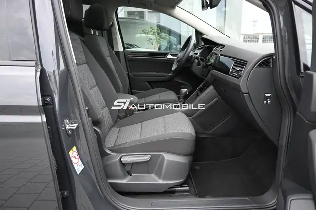 Volkswagen Touran view 12