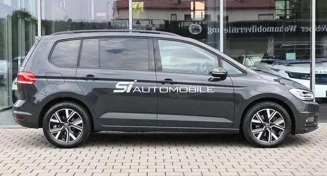 Volkswagen Touran view 6