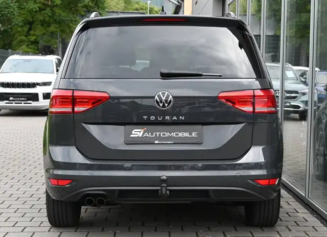 Volkswagen Touran view 4