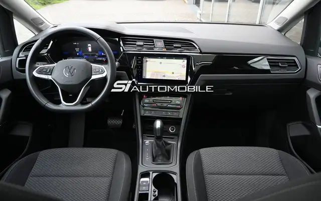 Volkswagen Touran view 11