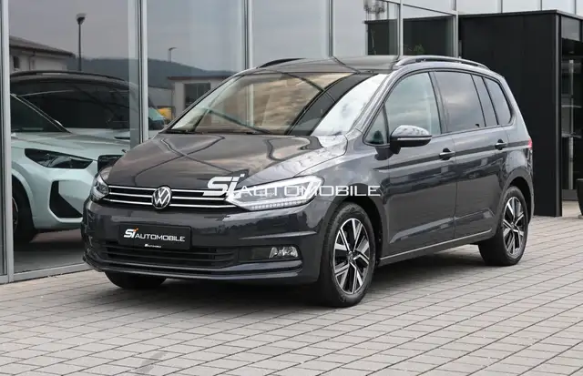 Volkswagen Touran main image