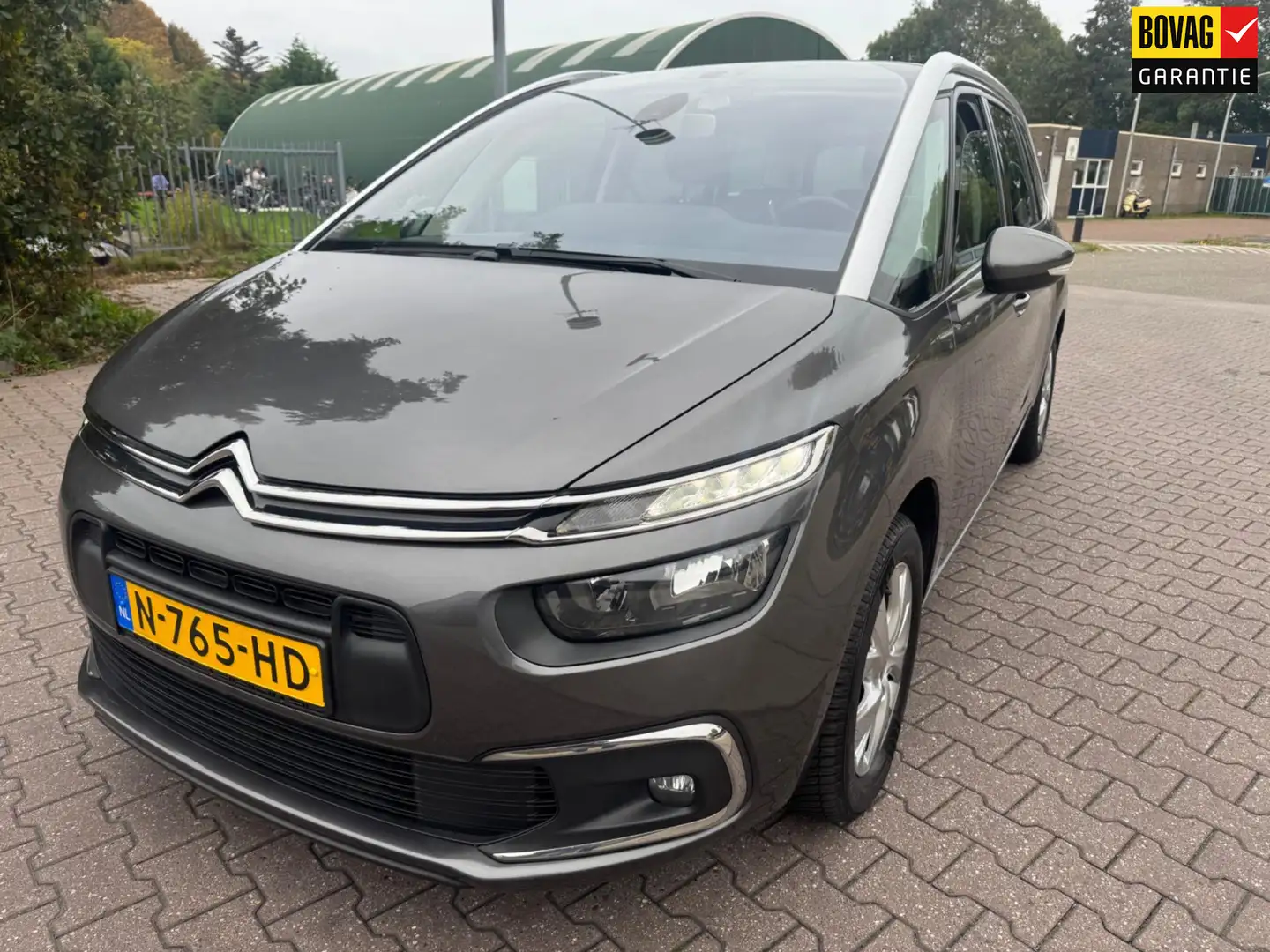 Citroen Grand C4 Picasso 1.6 e-THP Feel Grijs - 1