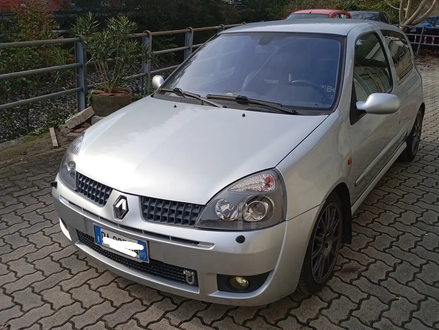 Renault Clio Clio 3p 2.0 16v Sport Argento - 1