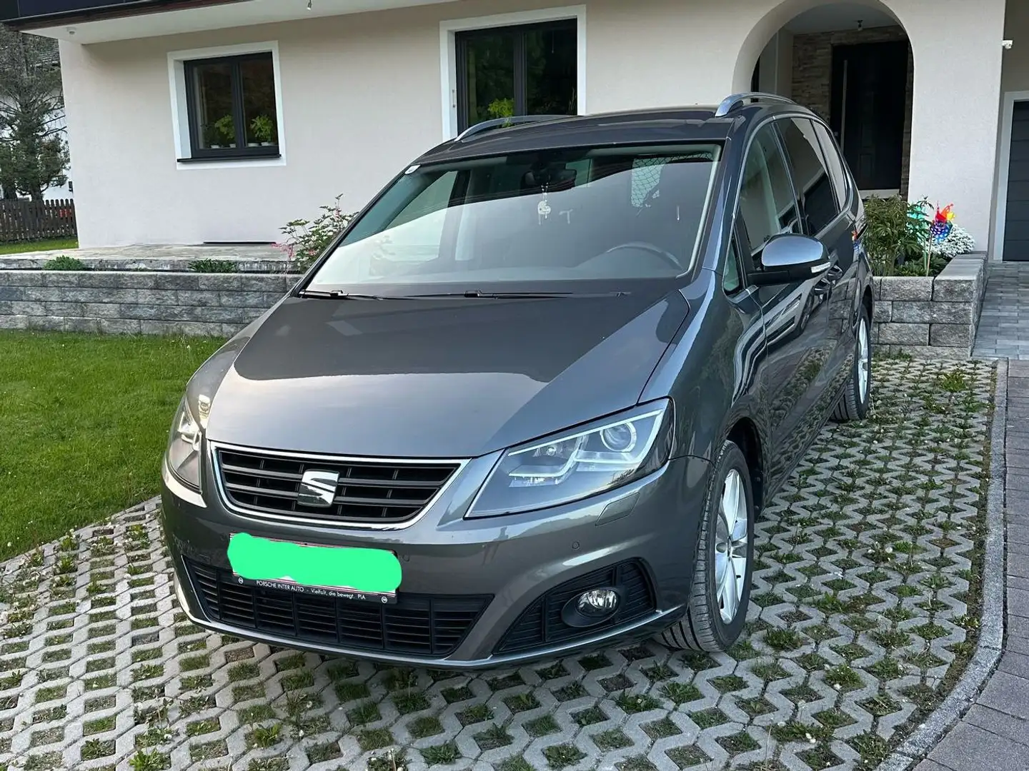 SEAT Alhambra Ecomotiv 2,0 TDI Grau - 1
