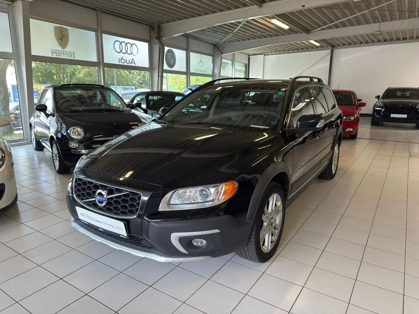 Volvo XC70 AUTOM./AWD/LEDER/AHK/ SUPER HISTORIE Schwarz - 1