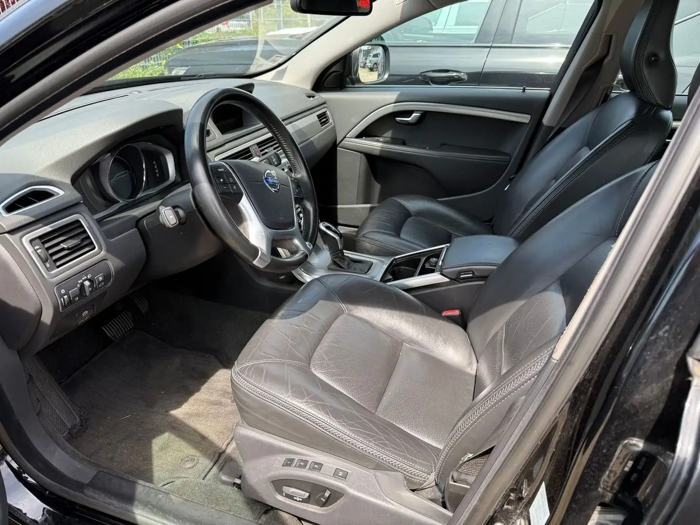 Volvo XC70 AUTOM./AWD/LEDER/AHK/ SUPER HISTORIE Schwarz - 2