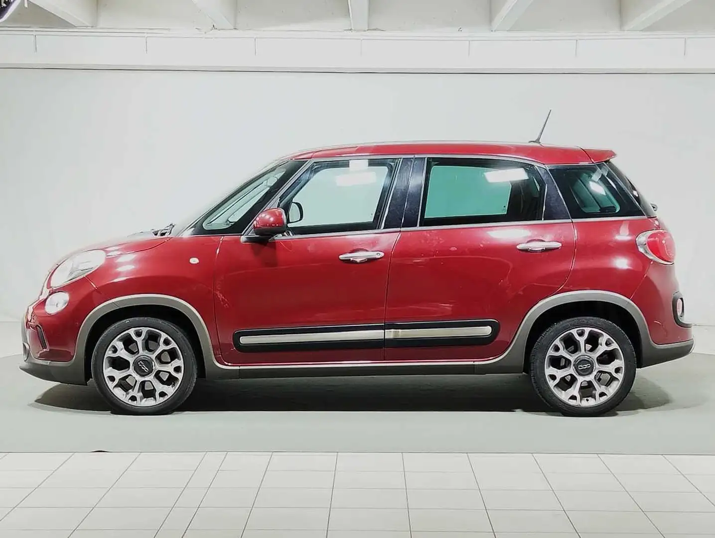 Fiat 500L 1.6 Multijet 120 CV Trekking Rojo - 2