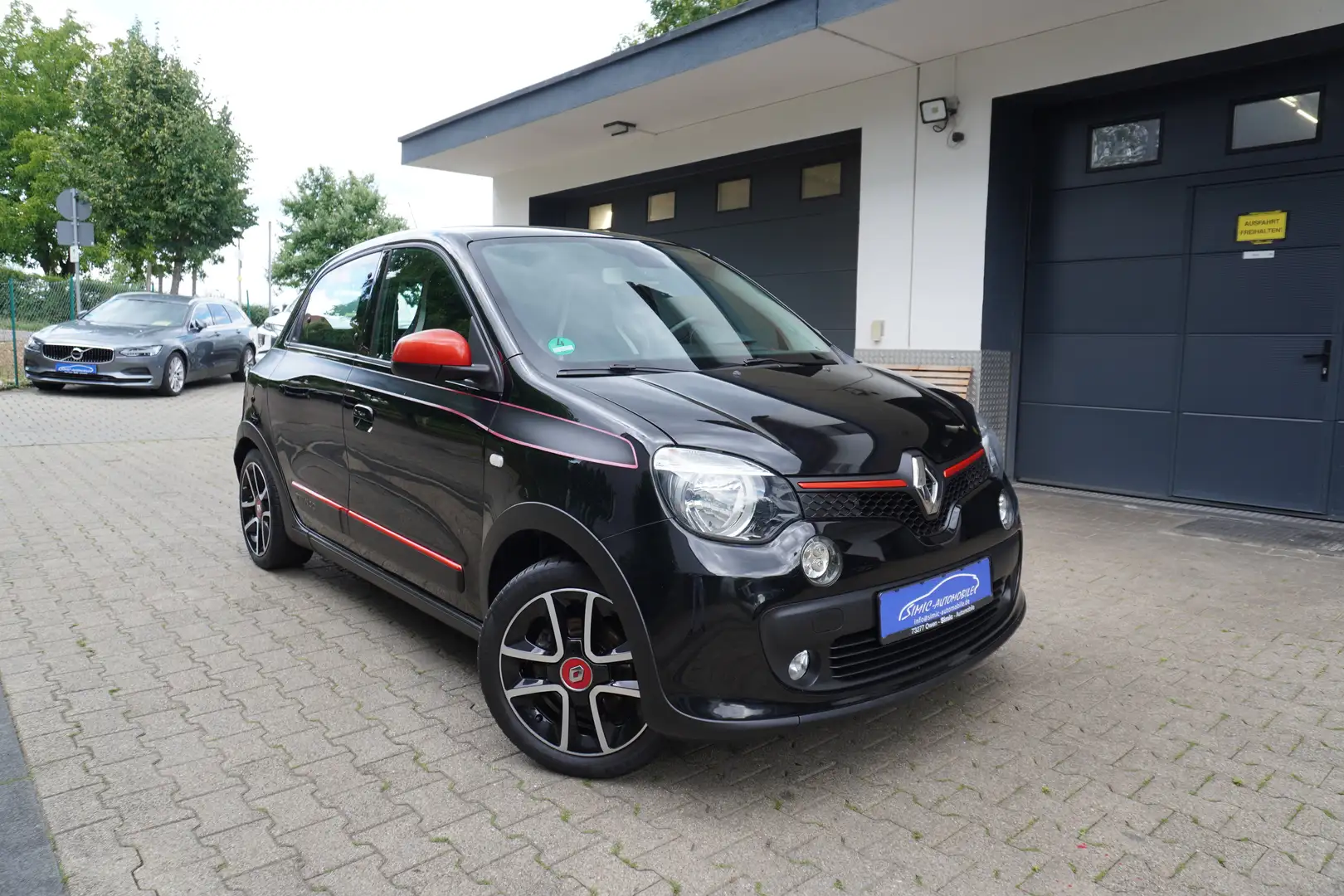 Renault Twingo 0.9 TCe Luxe KLIMA+PDC+tLEDER+TEMPOMAT+SITZHEIZUNG Zwart - 1