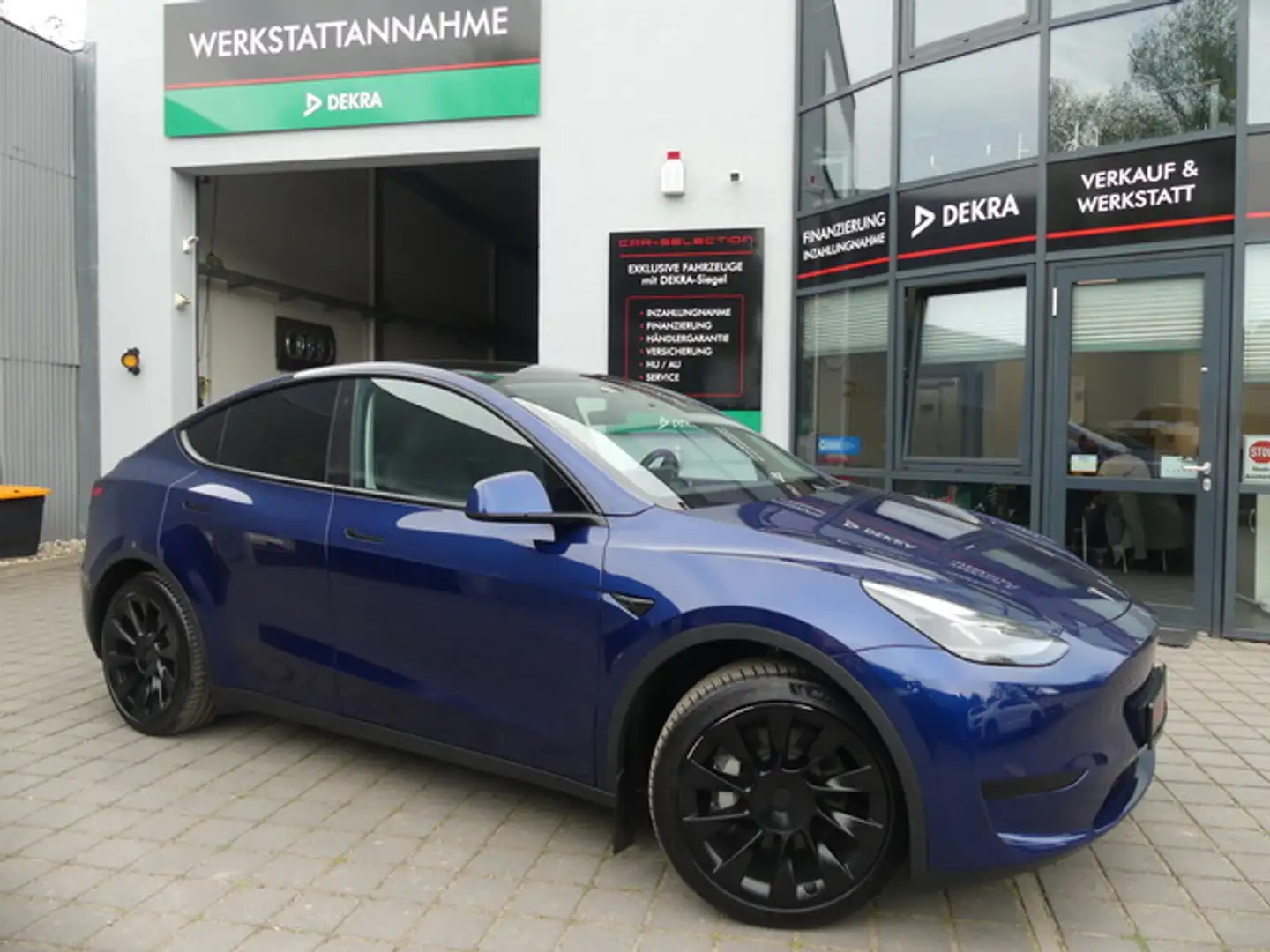 Tesla Model Y RWD PANO/20ZOLL/AUTOPILOT Синий - 1