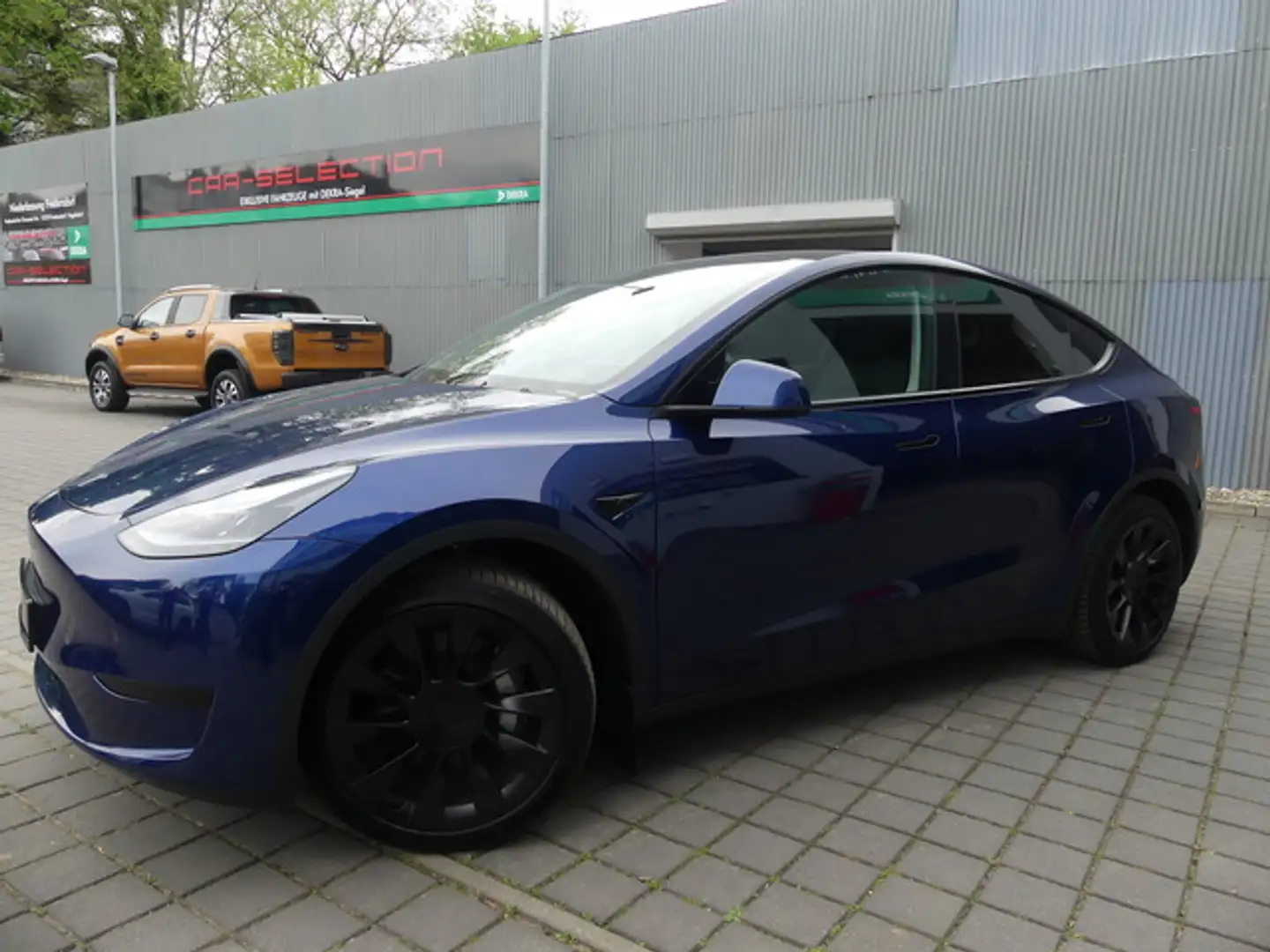 Tesla Model Y RWD PANO/20ZOLL/AUTOPILOT Синий - 2