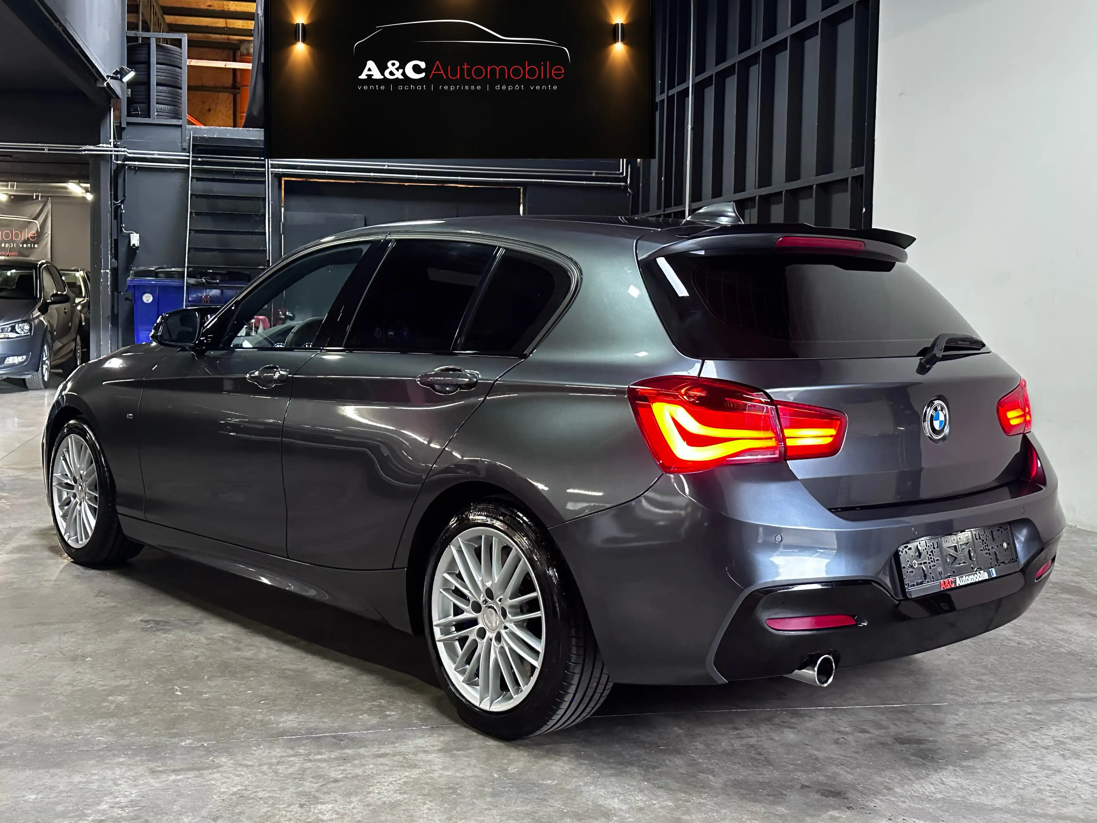 BMW 118 118i Pack M - Automatique — photo 4