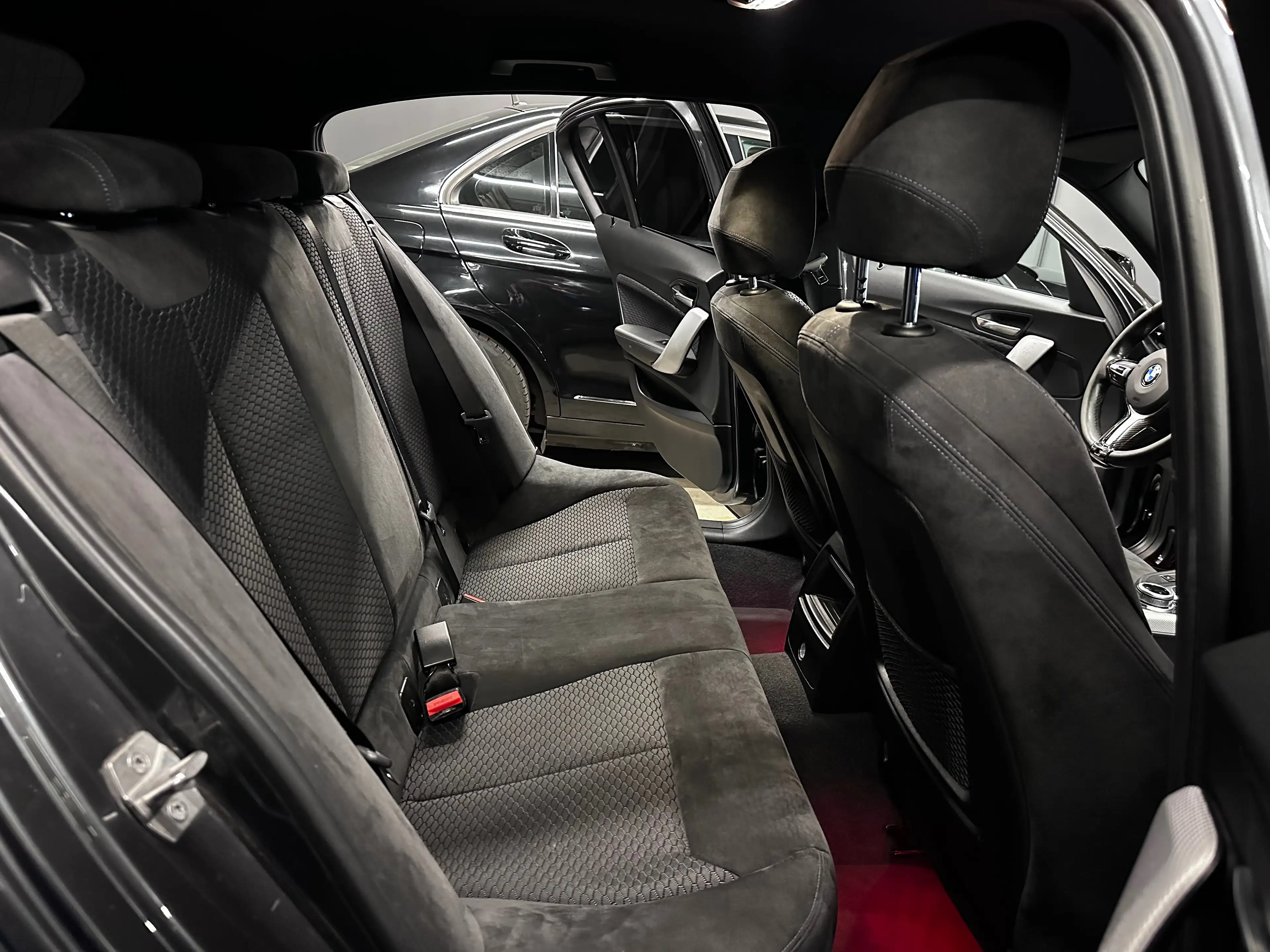 BMW 118 118i Pack M - Automatique — photo 6