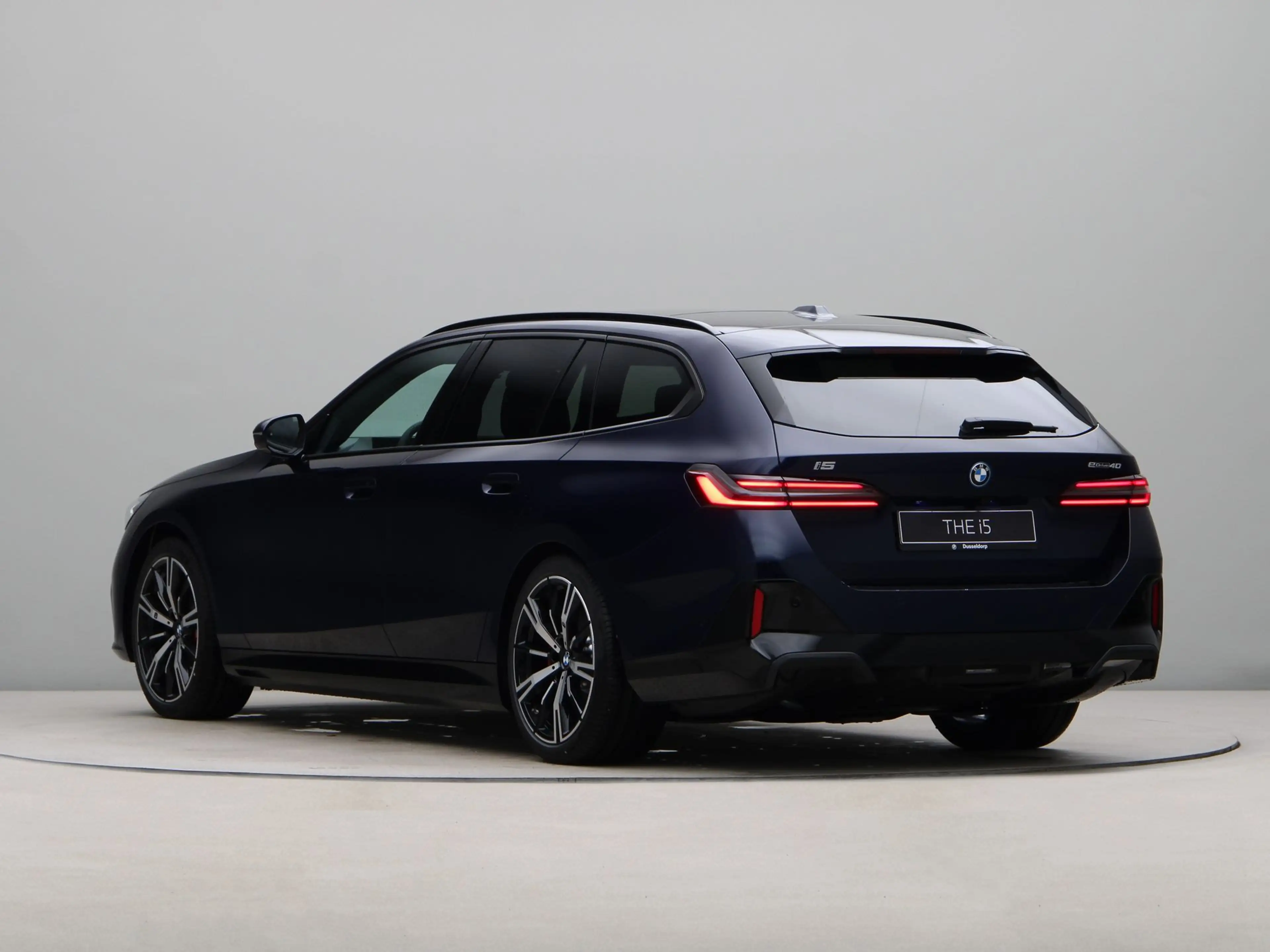 BMW i5 Touring eDrive40 84 kWh M Sport Pro Edition | Harm — photo 10