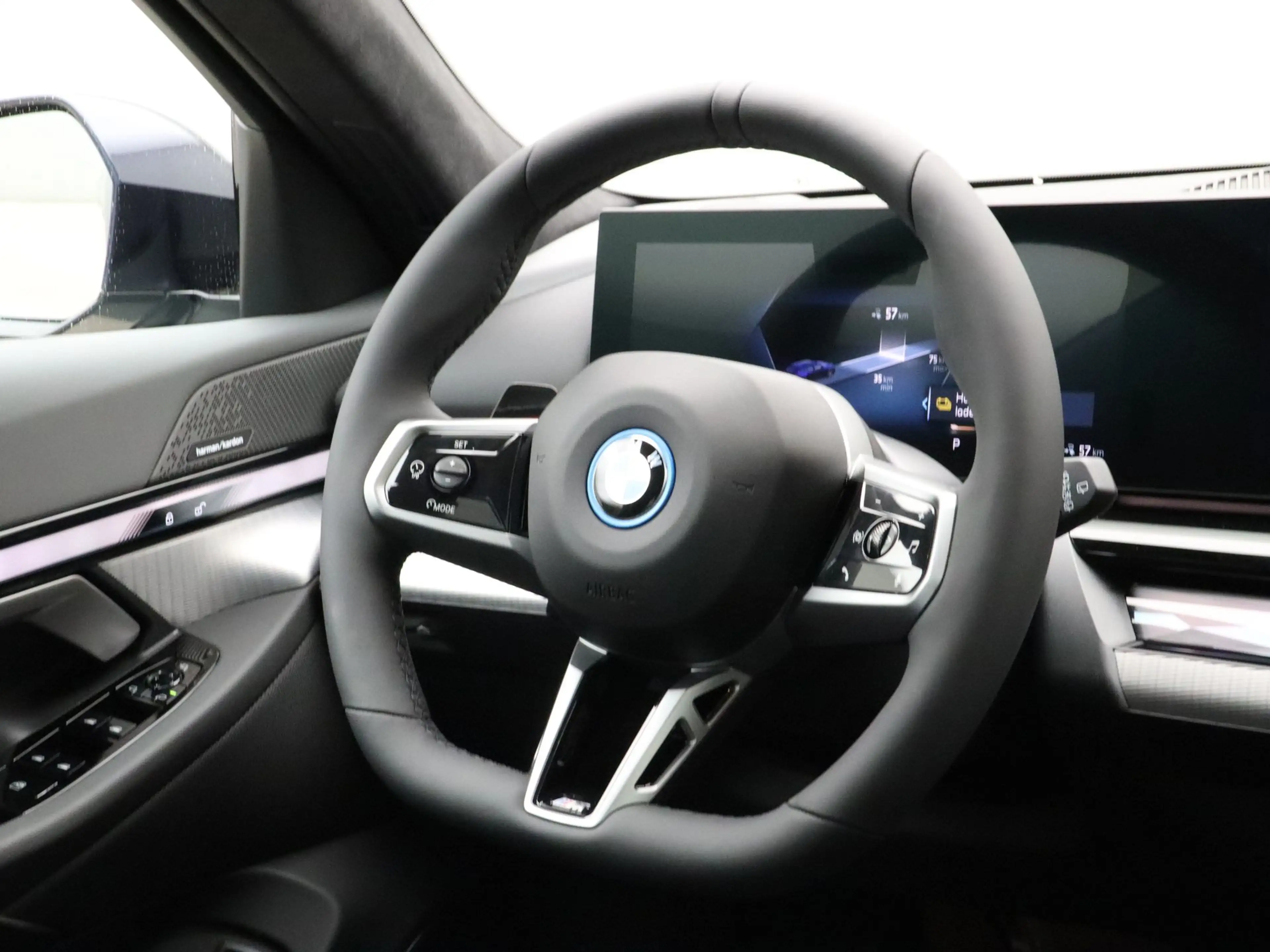 BMW i5 Touring eDrive40 84 kWh M Sport Pro Edition | Harm — photo 2