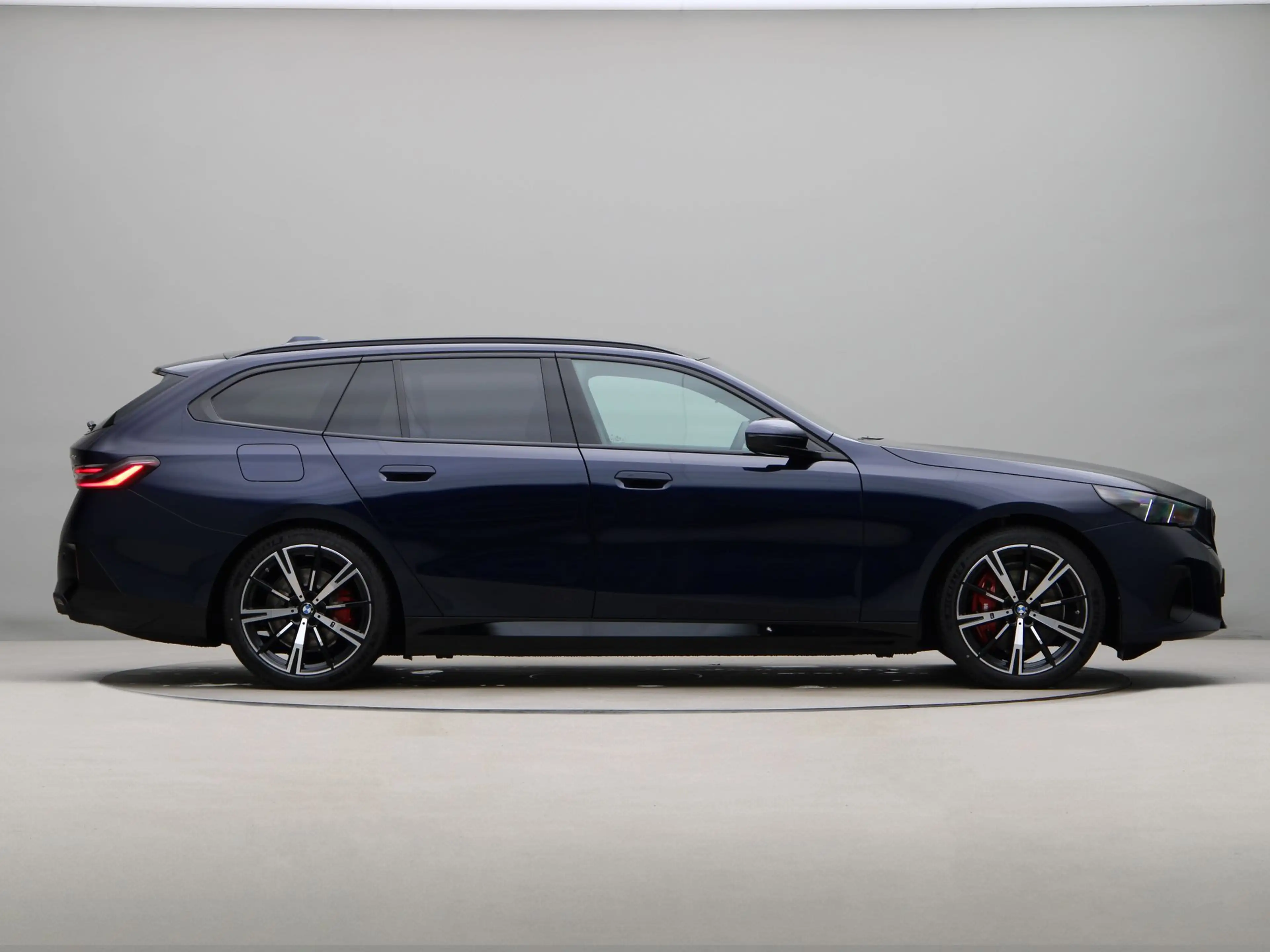 BMW i5 Touring eDrive40 84 kWh M Sport Pro Edition | Harm — photo 7