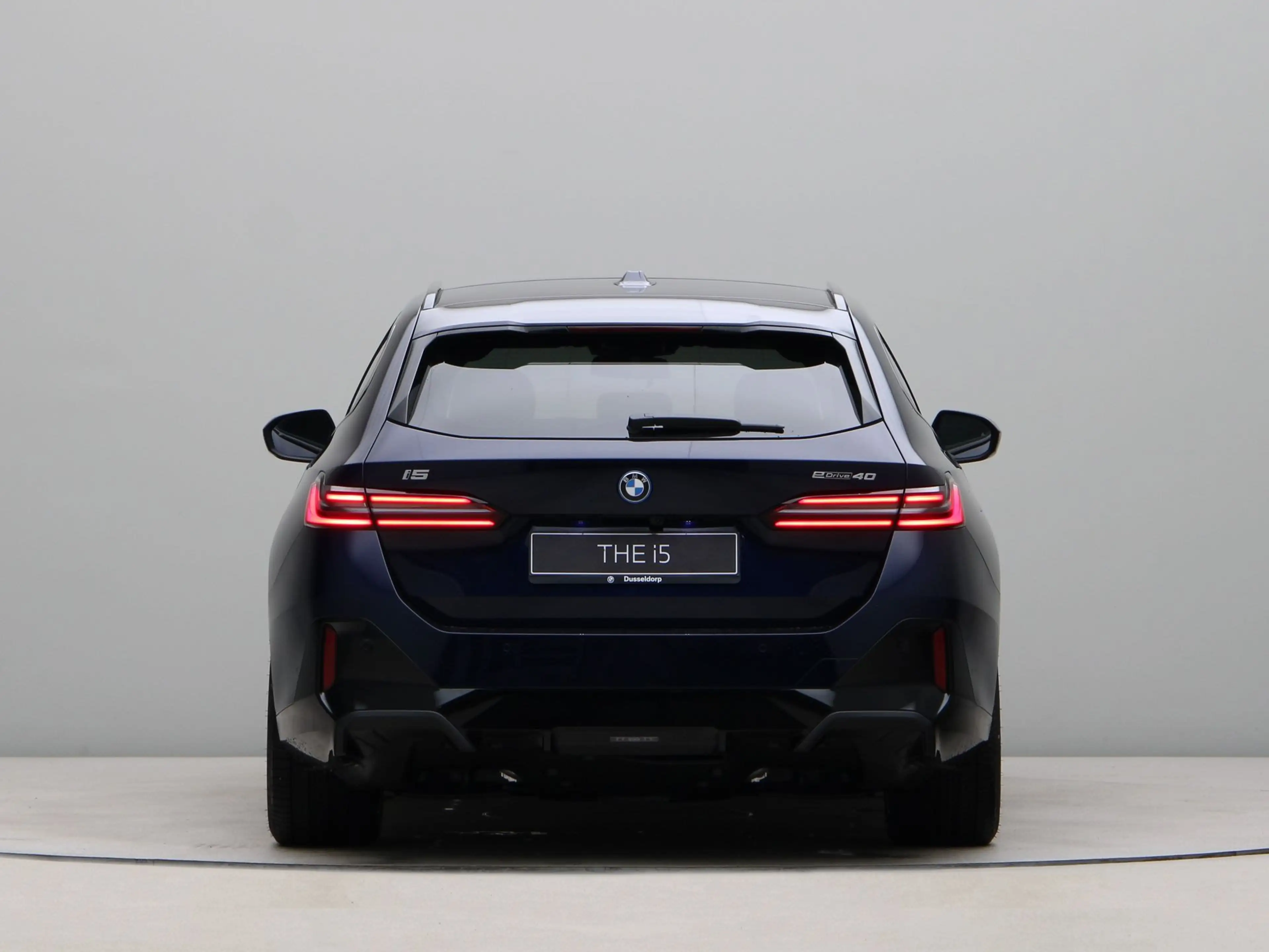 BMW i5 Touring eDrive40 84 kWh M Sport Pro Edition | Harm — photo 9