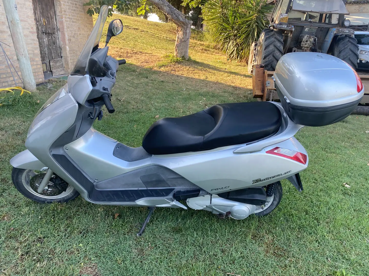 Honda Pantheon 150 PGM F1 Gris - 1