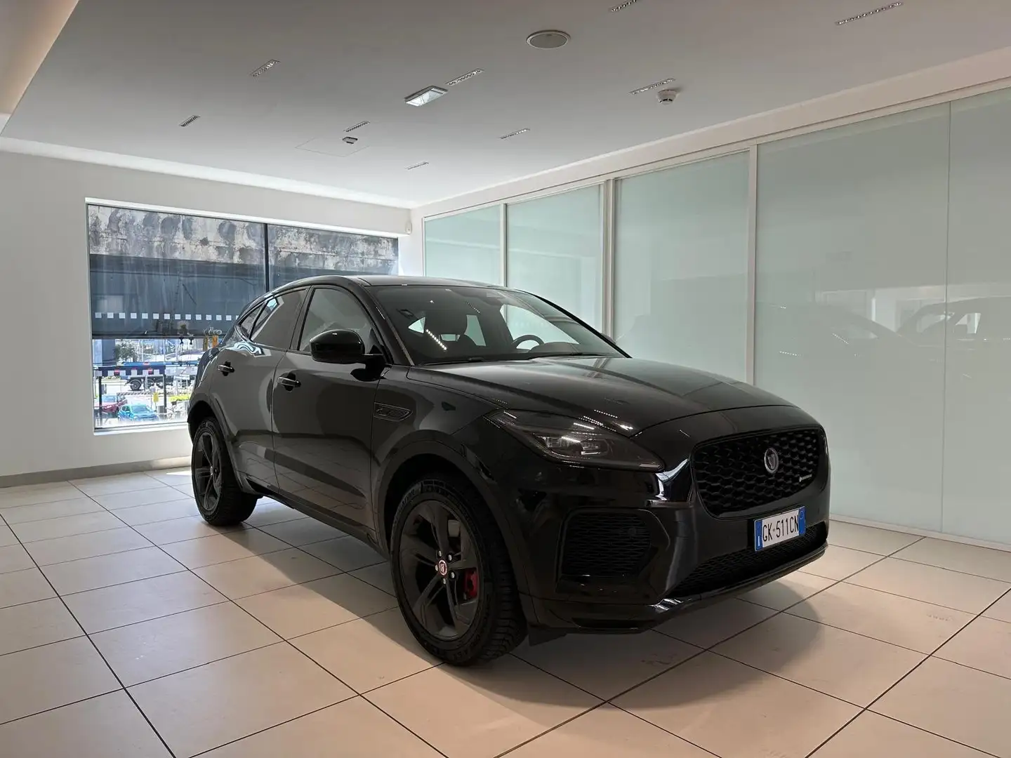 Jaguar E-Pace E-Pace 2.0d i4 mhev R-Dynamic SE awd 163cv auto Schwarz - 2