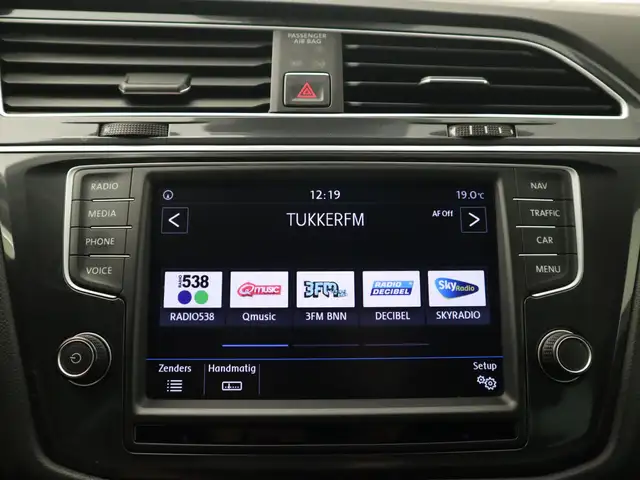Volkswagen Tiguan view 12