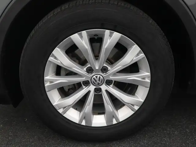 Volkswagen Tiguan view 6