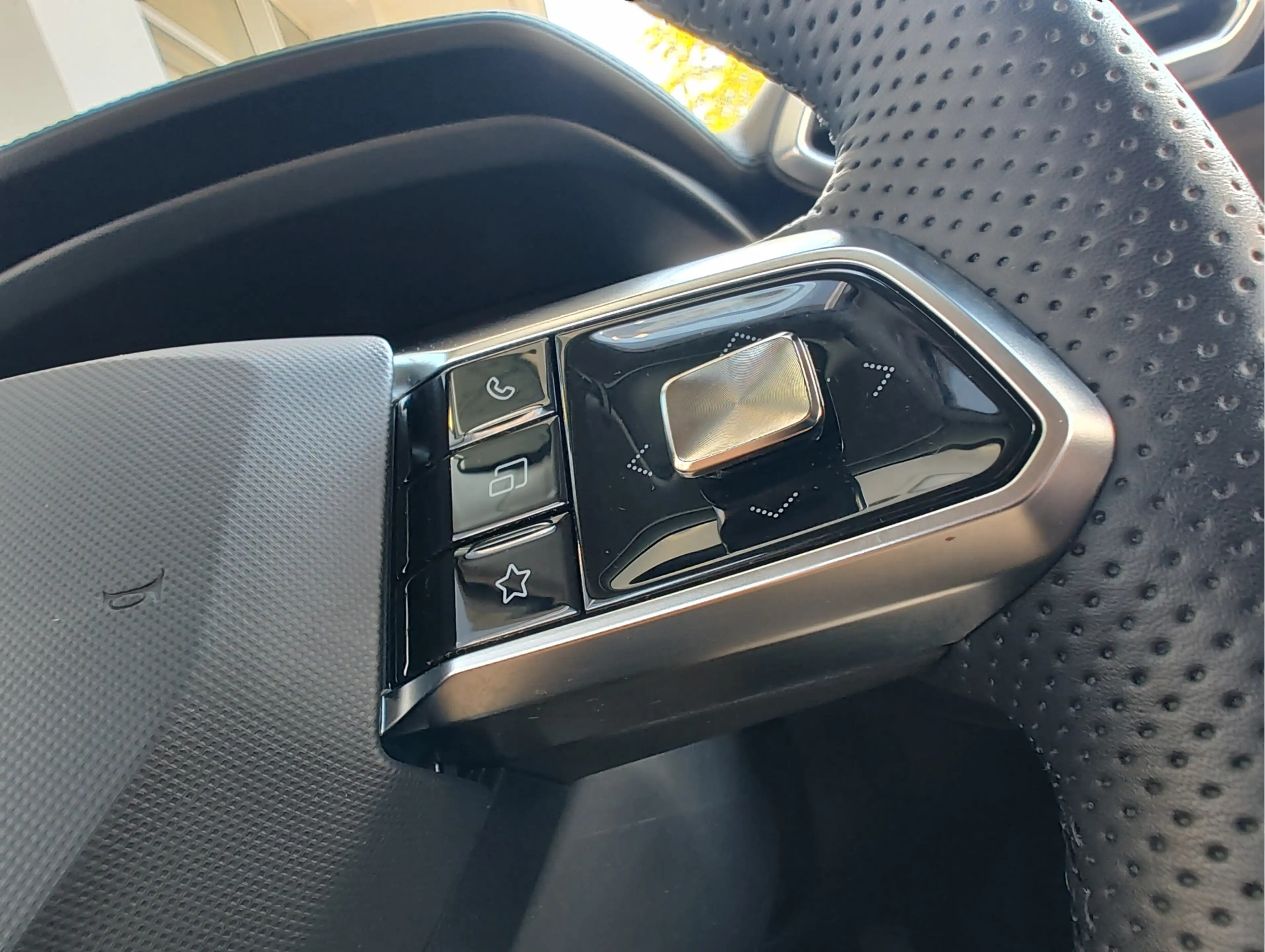 MG ZS MG Hybrid+ 1.5 HYBRID+ LUXURY 360 Camera | Keyless — photo 22