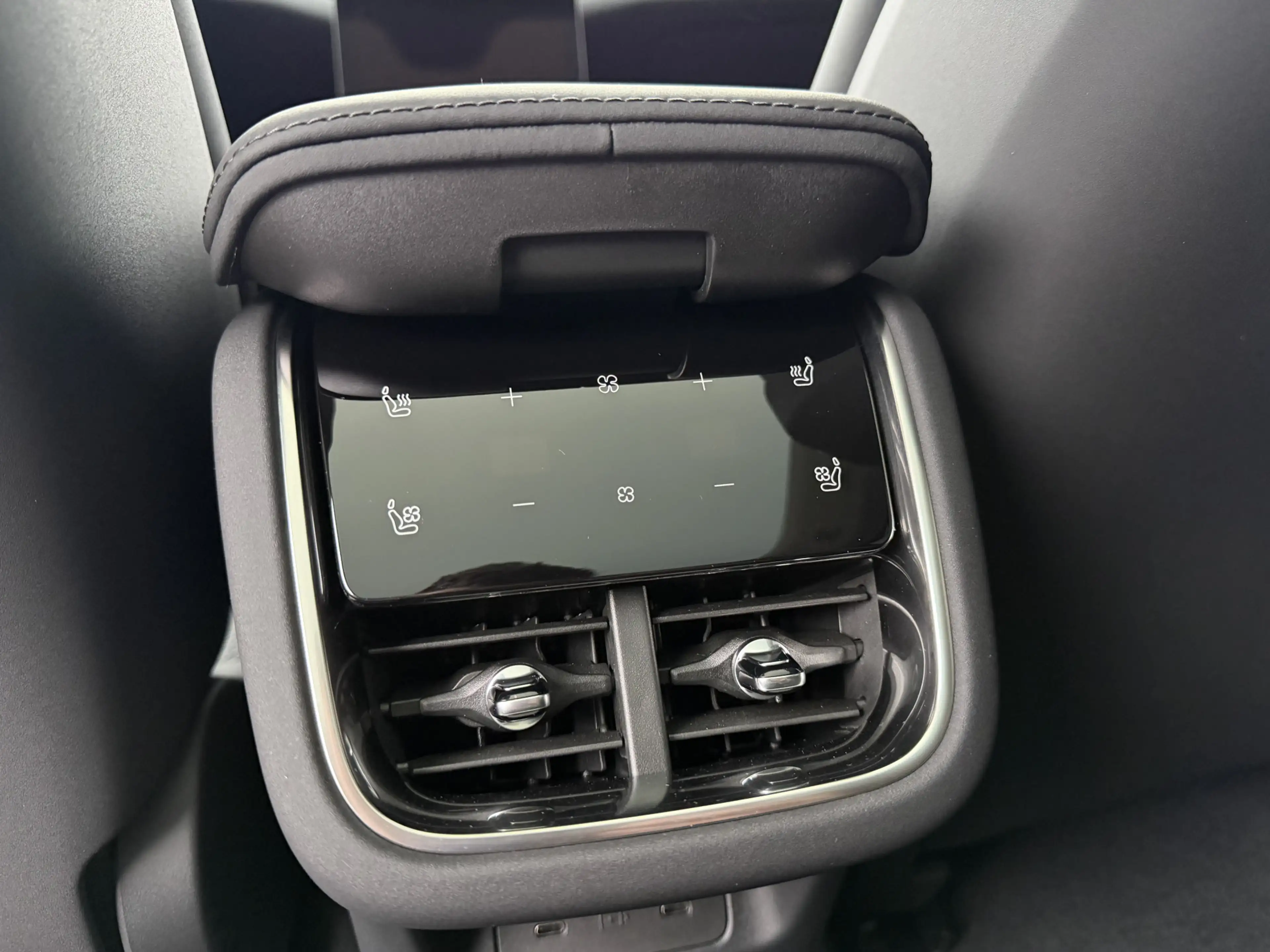 Volvo ES90 Single Motor Ext. R. Ultra Launch Edition 92 kWh P — photo 12