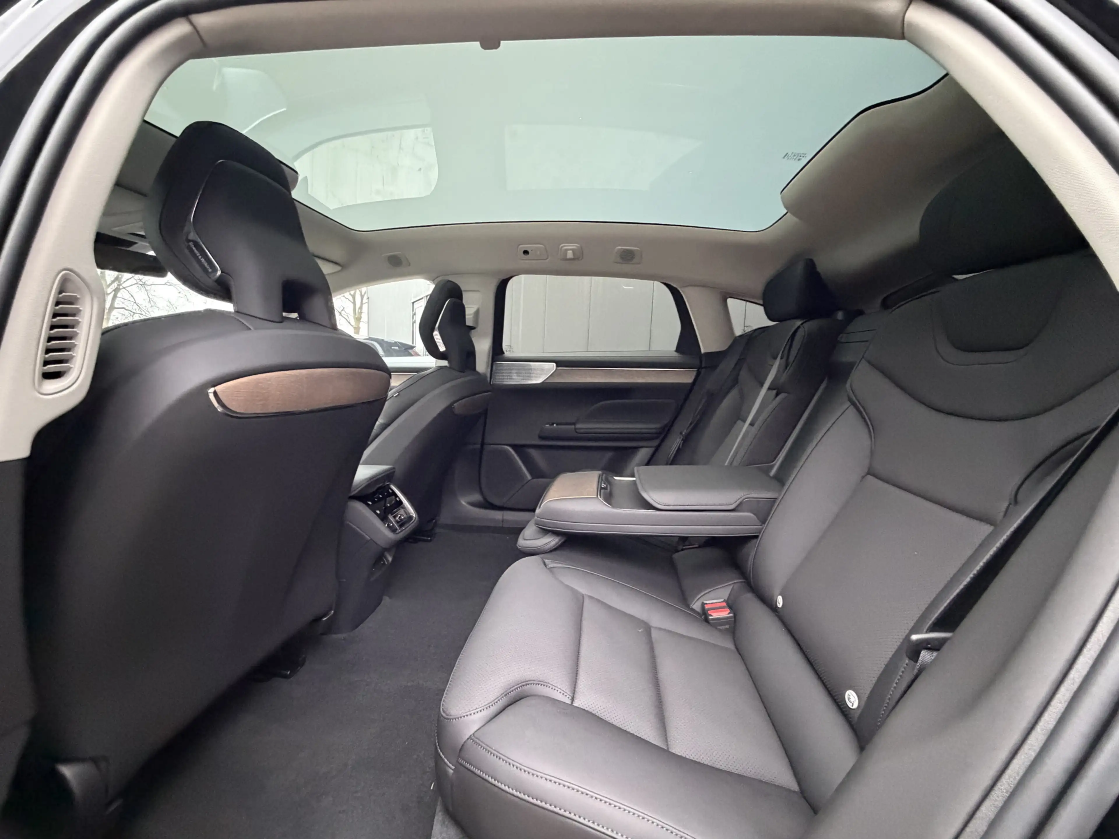 Volvo ES90 Single Motor Ext. R. Ultra Launch Edition 92 kWh P — photo 13