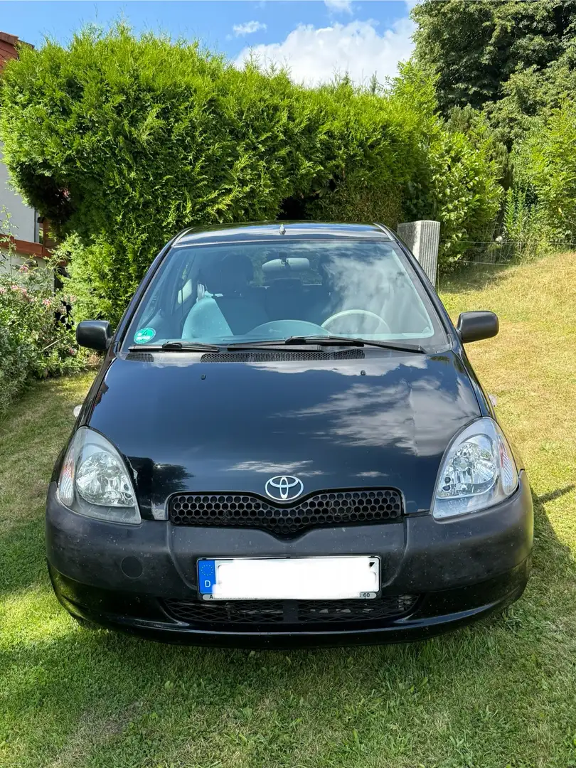 Toyota Yaris 1.0 linea terra Noir - 2