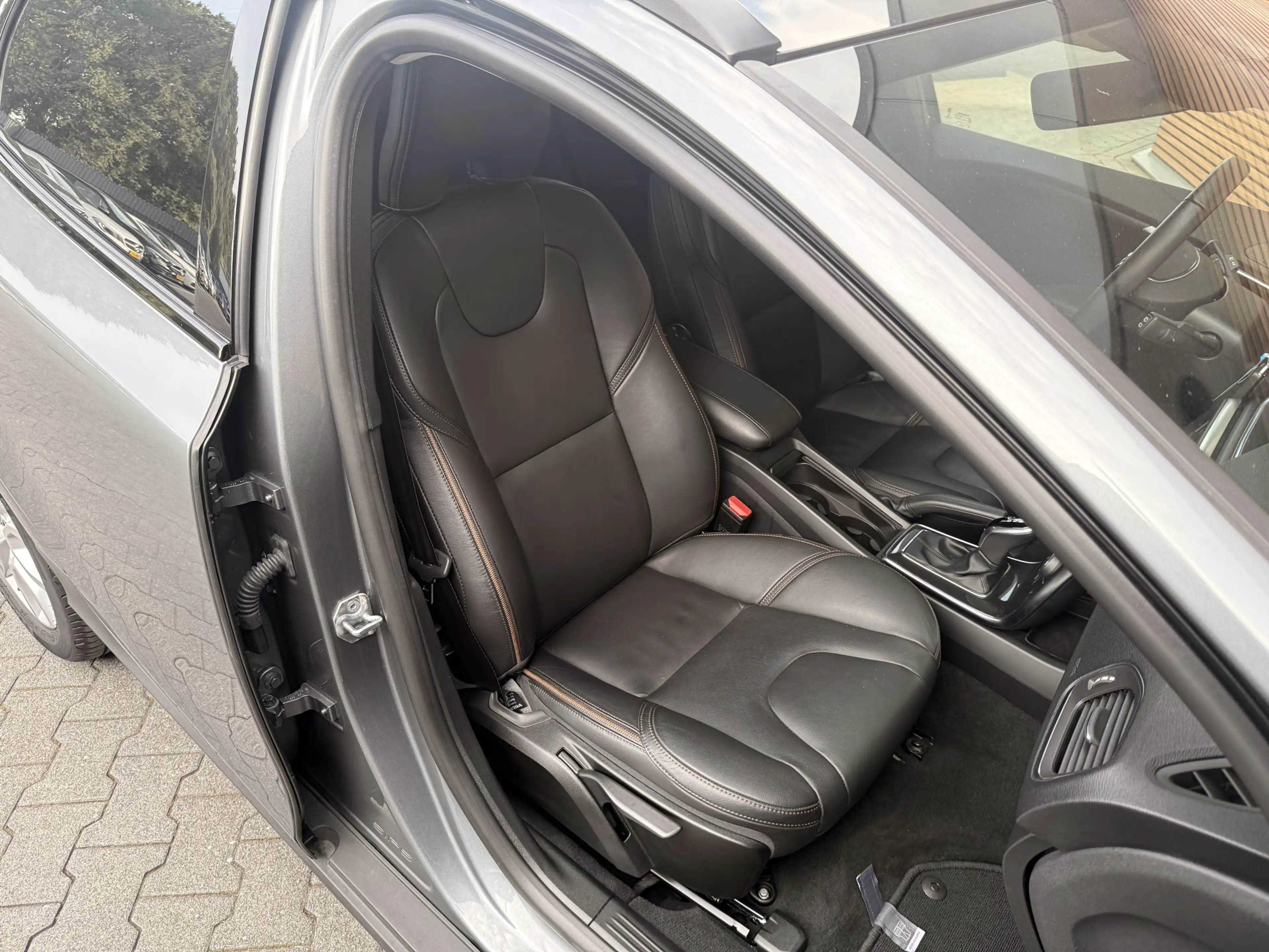 Volvo V40 Cross Country 1.5 T3 Polar+ Luxury — photo 44