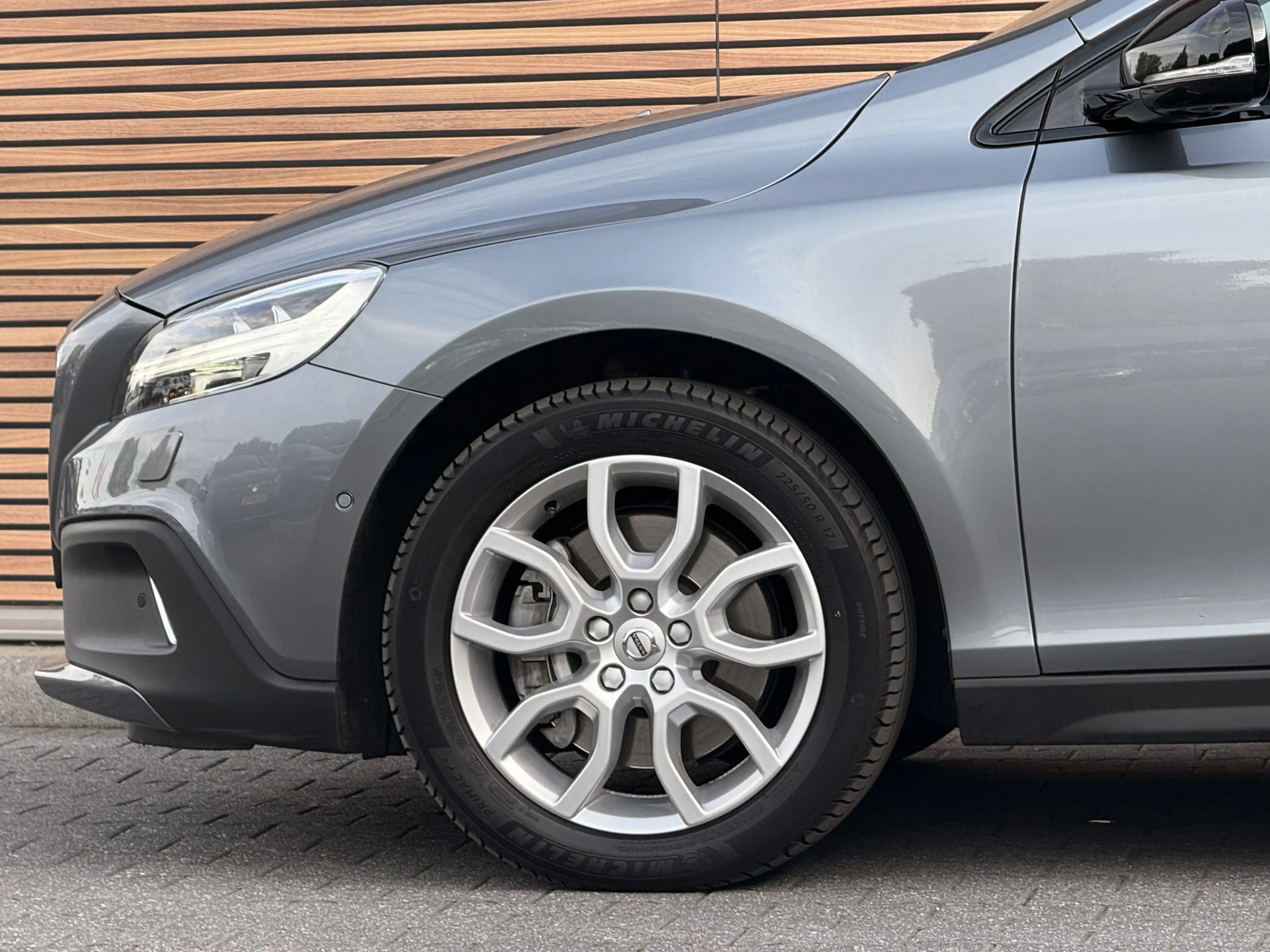 Volvo V40 Cross Country 1.5 T3 Polar+ Luxury — photo 14