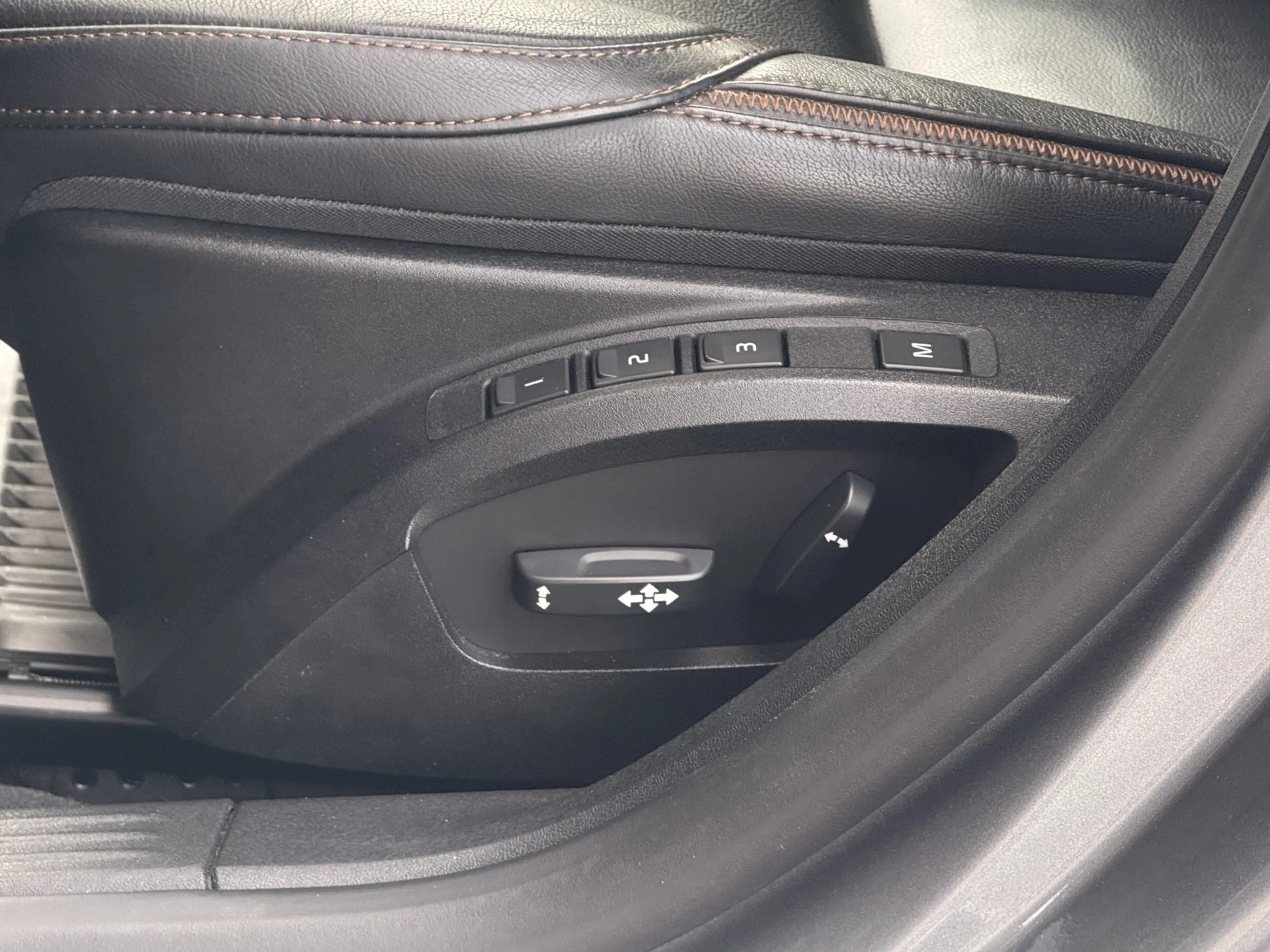 Volvo V40 Cross Country 1.5 T3 Polar+ Luxury — photo 6
