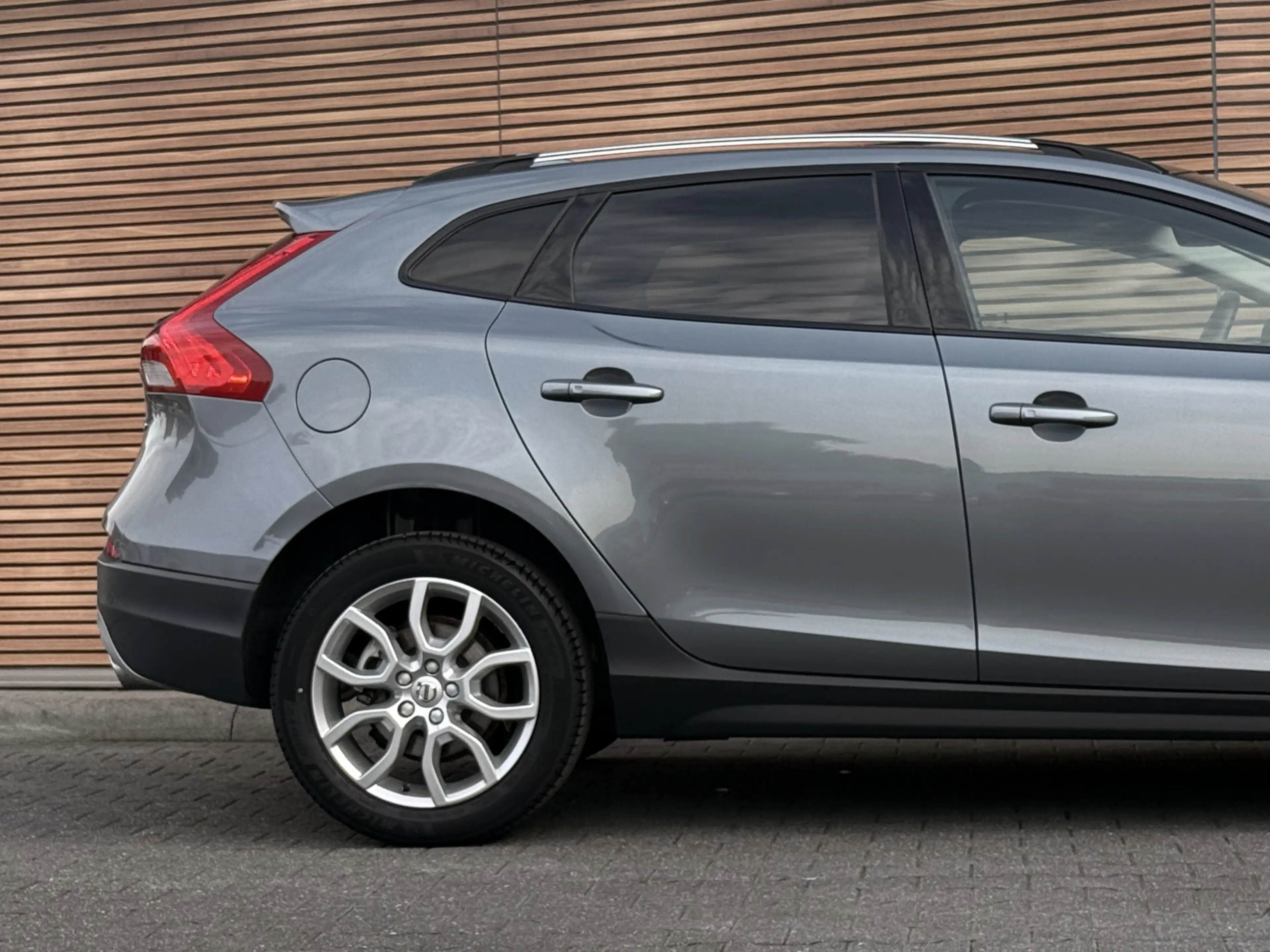 Volvo V40 Cross Country 1.5 T3 Polar+ Luxury — photo 19
