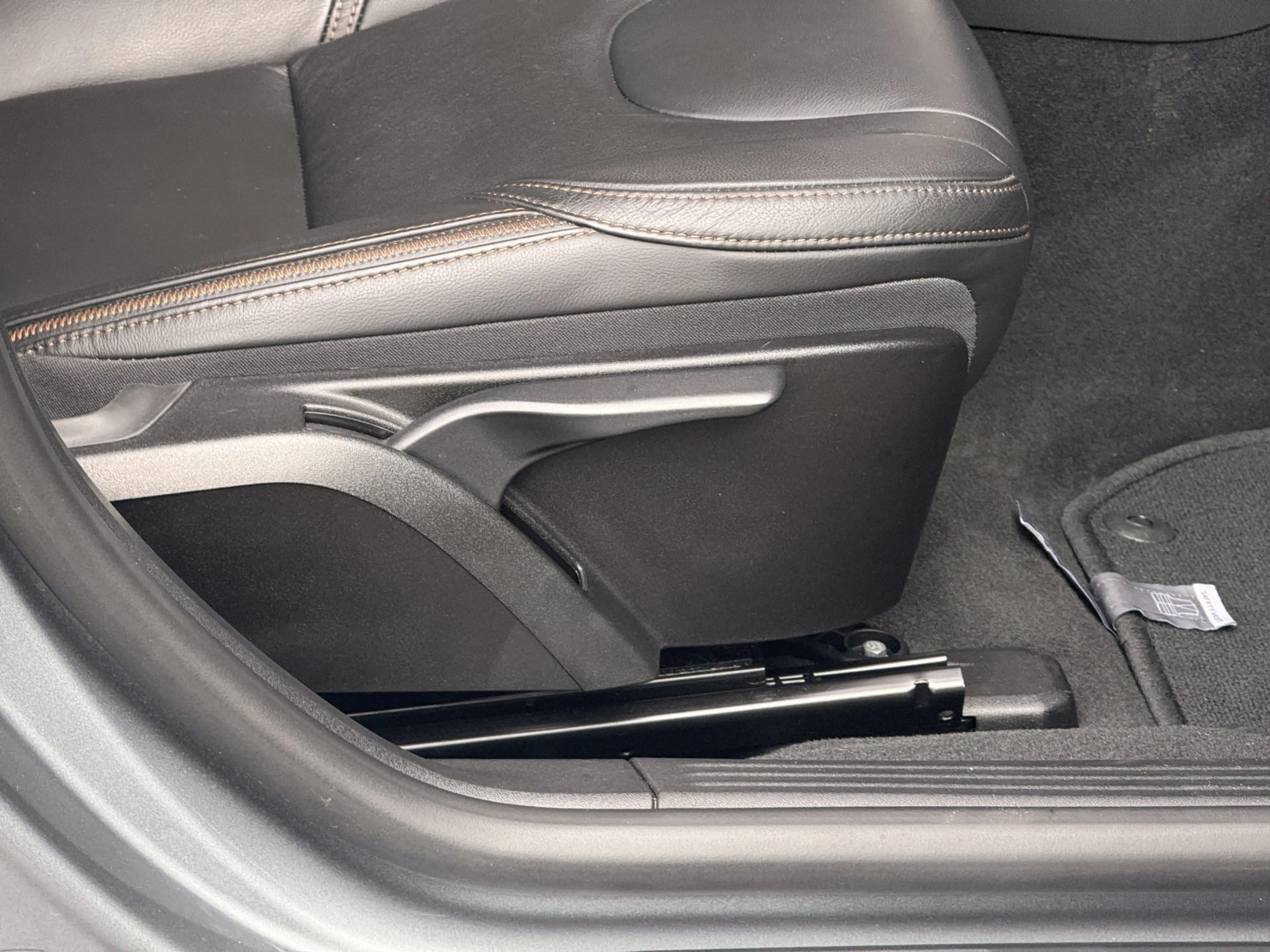 Volvo V40 Cross Country 1.5 T3 Polar+ Luxury — photo 45