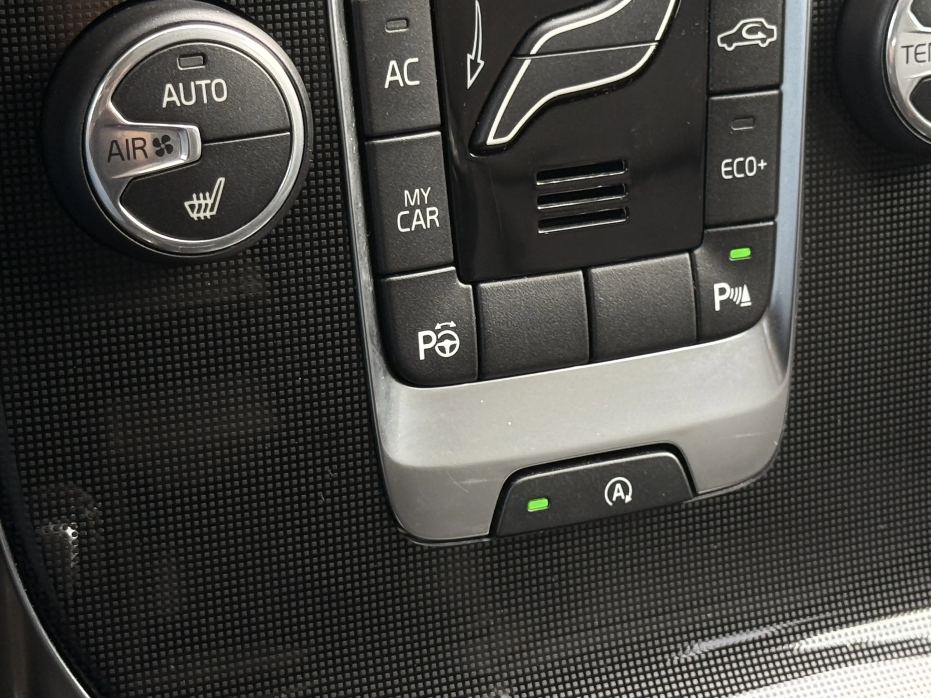 Volvo V40 Cross Country 1.5 T3 Polar+ Luxury — photo 36