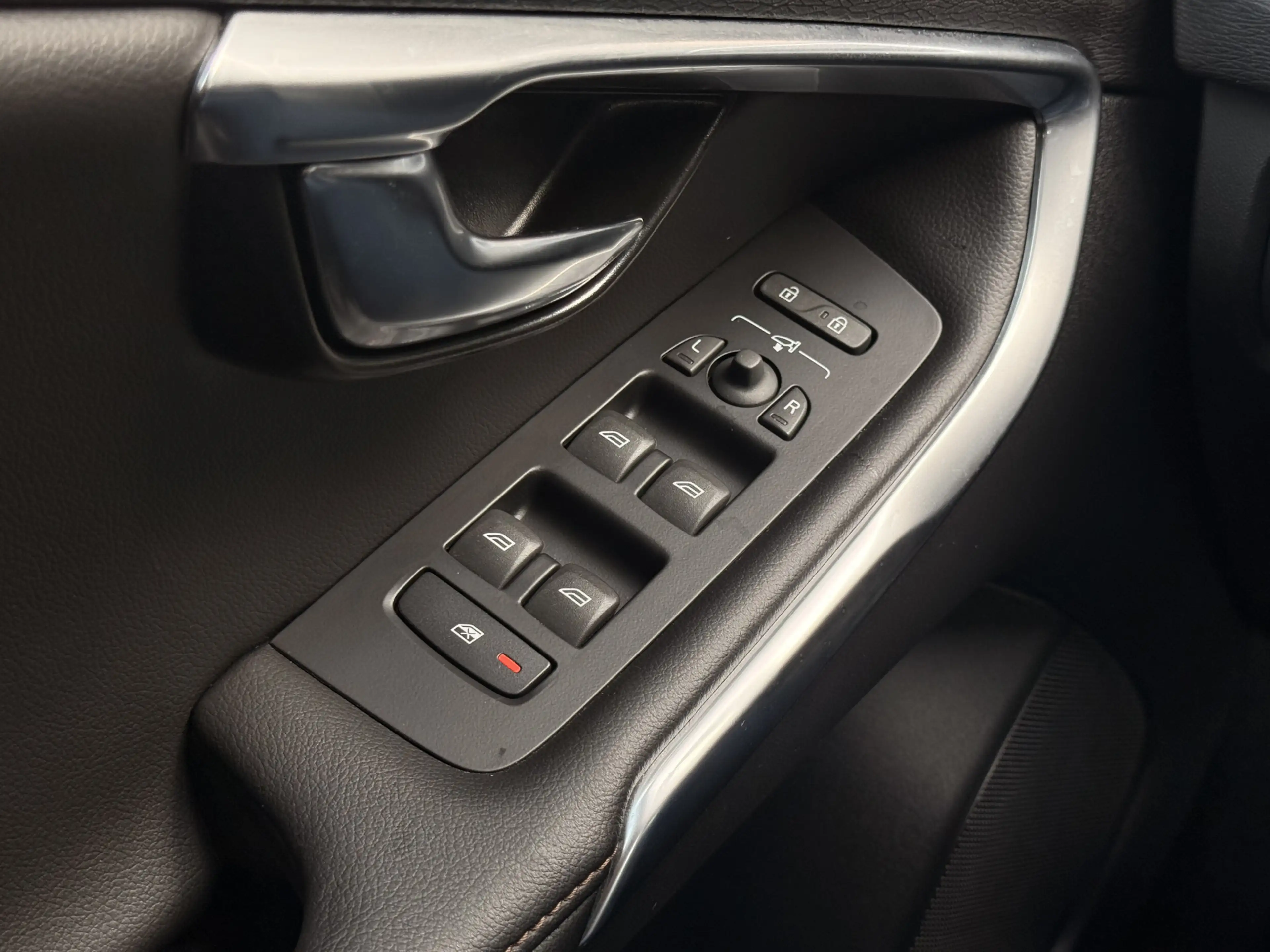 Volvo V40 Cross Country 1.5 T3 Polar+ Luxury — photo 41