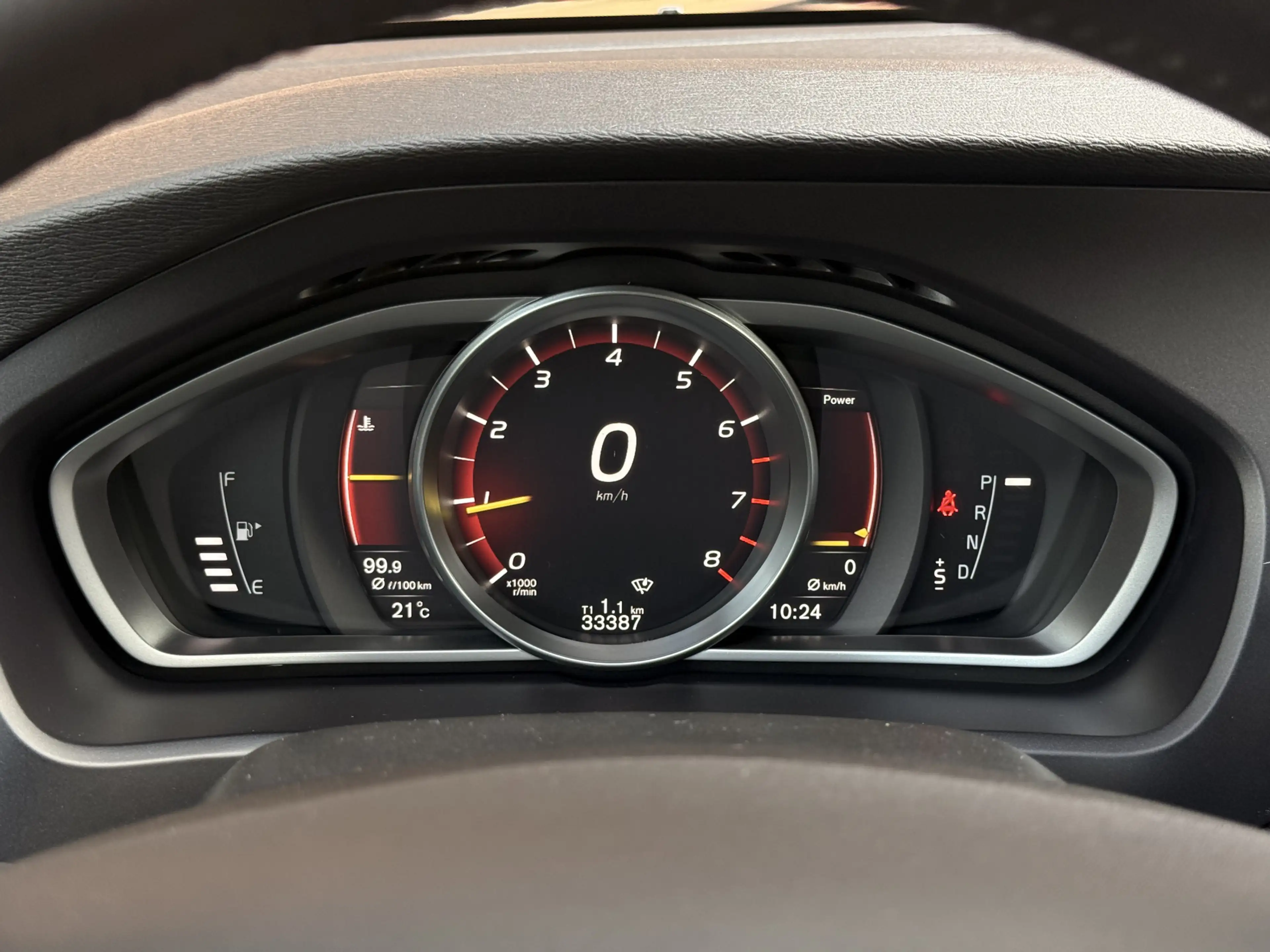 Volvo V40 Cross Country 1.5 T3 Polar+ Luxury — photo 29