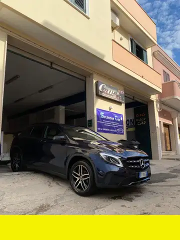 Mercedes-Benz GLA 220