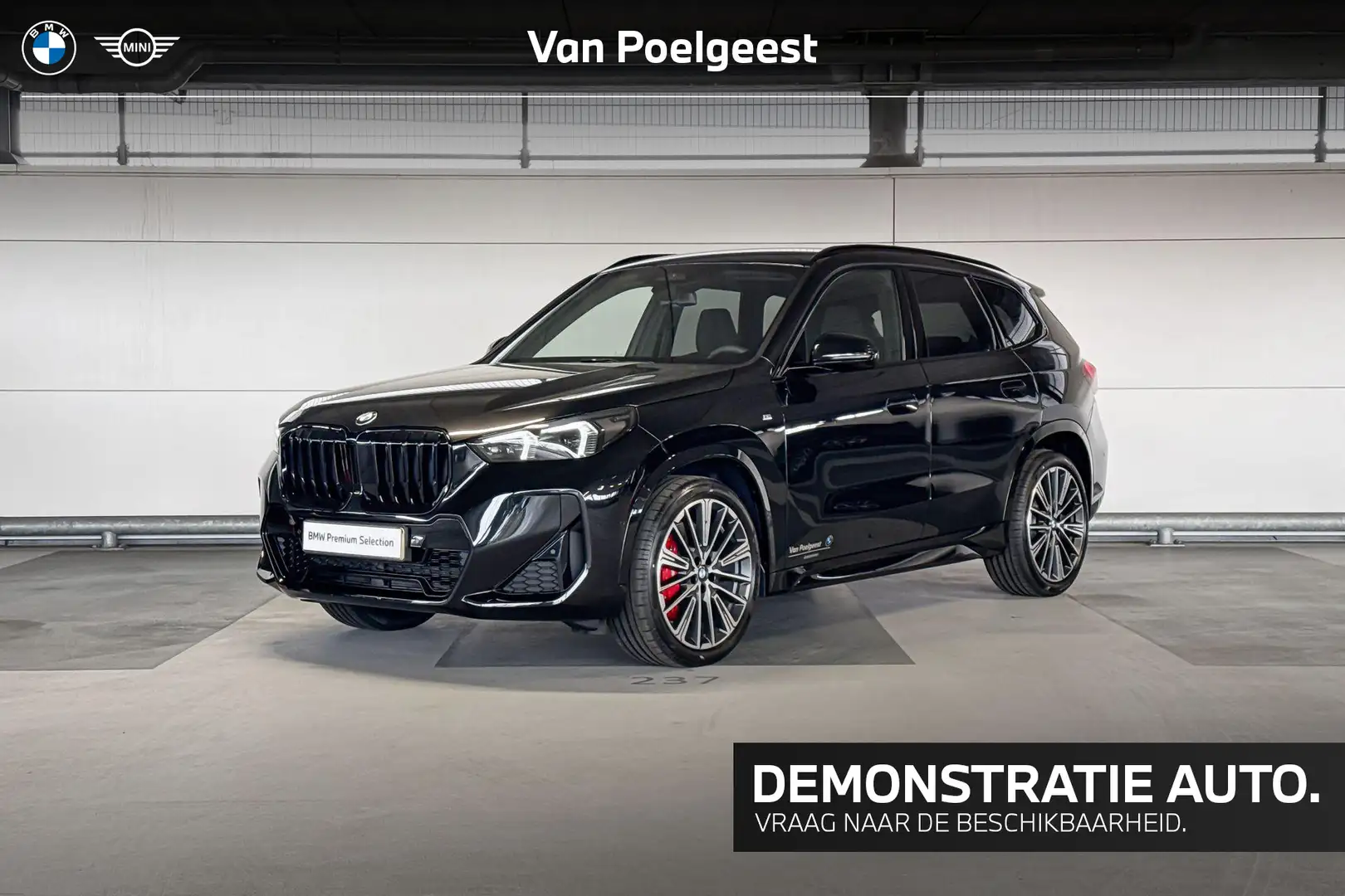 BMW X1 sDrive18i Zwart - 1