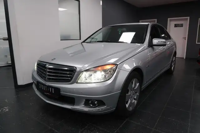 Mercedes-Benz C 250 CGI BlueEfficiency*Bi-Xenon*Pdc*Navi*Tepom
