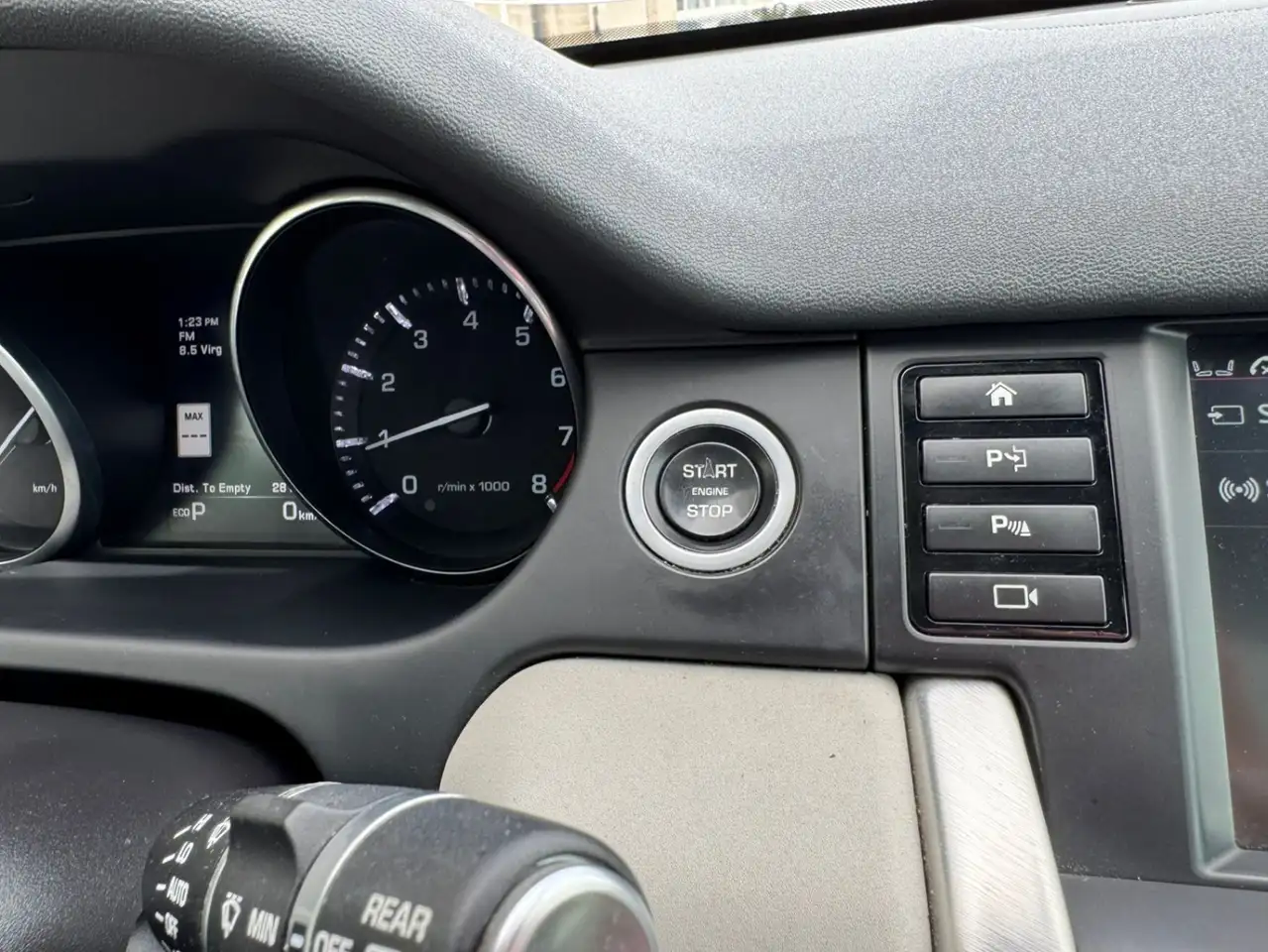 Land Rover Discovery Sport снимка Land Rover Discovery Sport