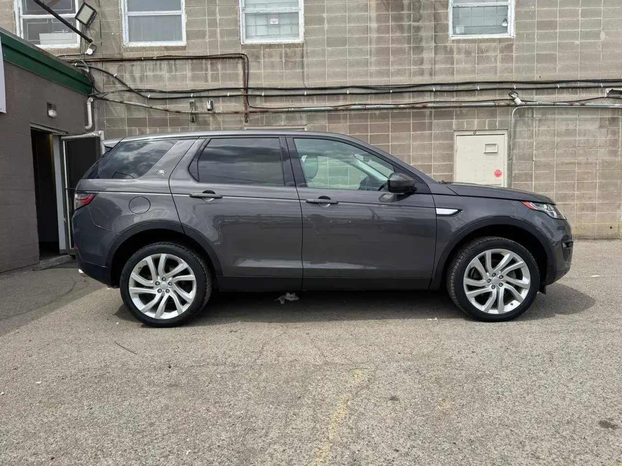 Land Rover Discovery Sport снимка Land Rover Discovery Sport