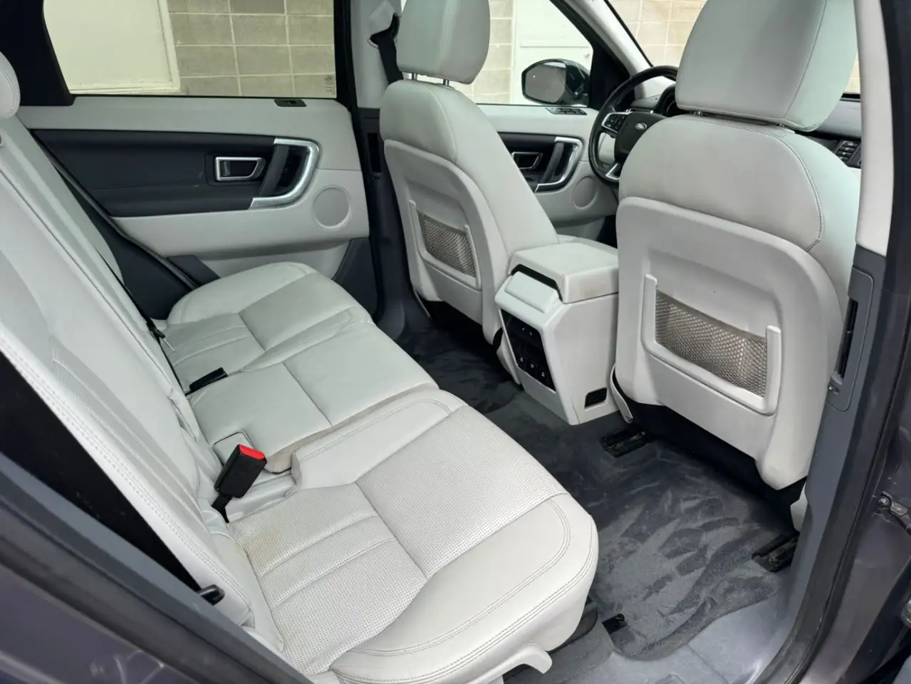 Land Rover Discovery Sport снимка Land Rover Discovery Sport