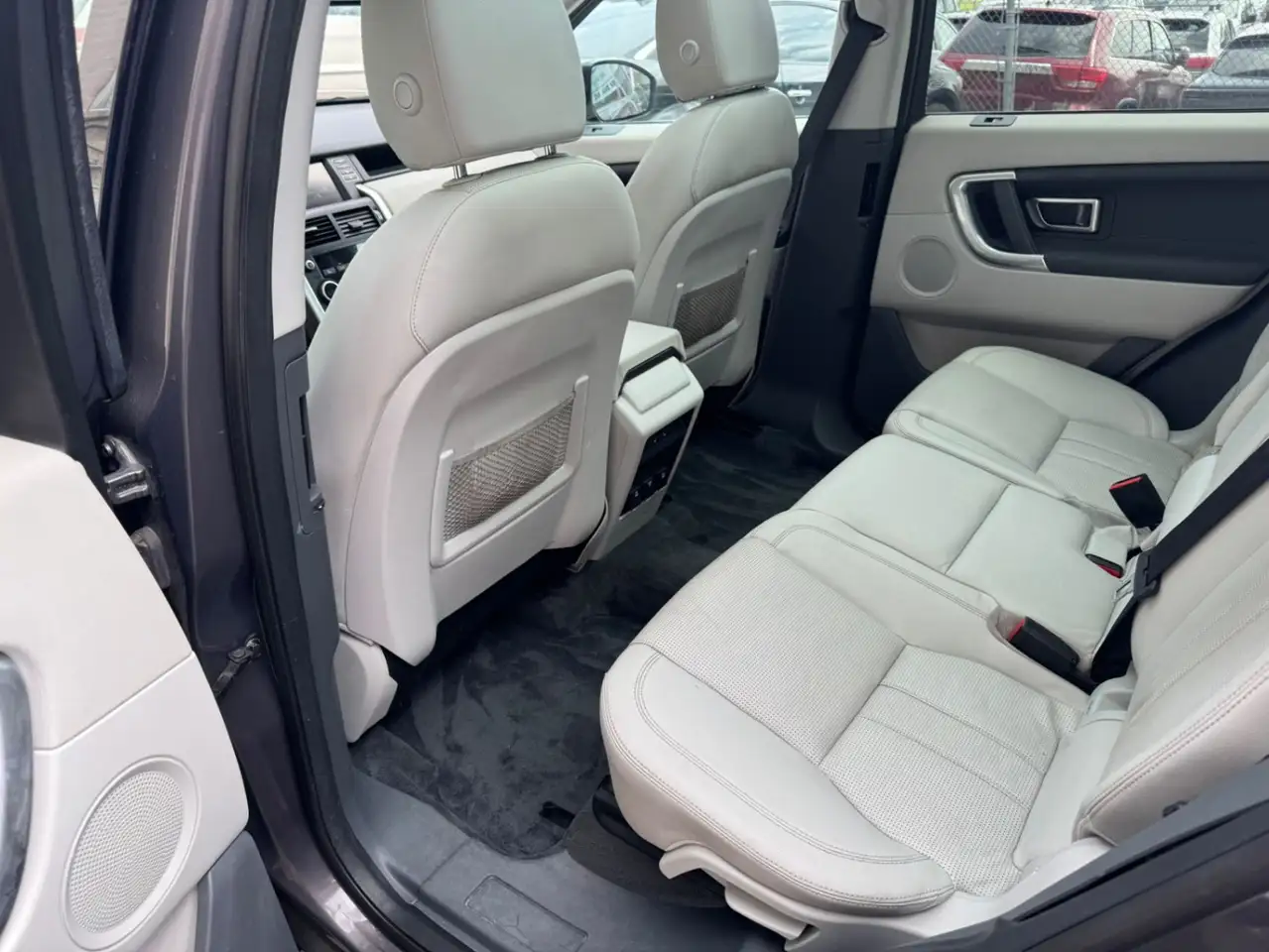 Land Rover Discovery Sport снимка Land Rover Discovery Sport